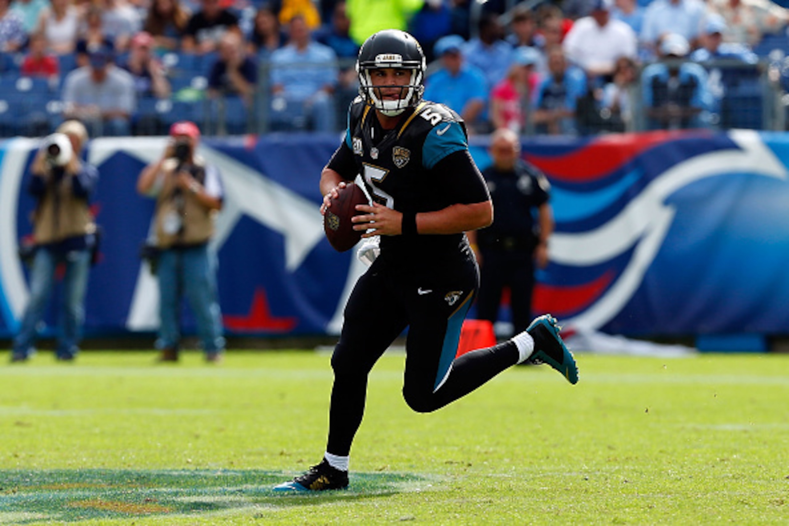 NASHVILLE, TN - OCTOBER 12: Blake Bortles #5 of the Jacksonville Jaguars looks to pass against the Tennessee Titans during the third quarter of a game at LP Field on October 12, 2014 in Nashville, Tennessee. (Photo by Wesley Hitt/Getty Images) NASHVILLE, TN - OCTOBER 12: Blake Bortles #5 of the Jacksonville Jaguars looks to pass against the Tennessee Titans during the third quarter of a game at LP Field on October 12, 2014 in Nashville, Tennessee. (Photo by Wesley Hitt/Getty Images)