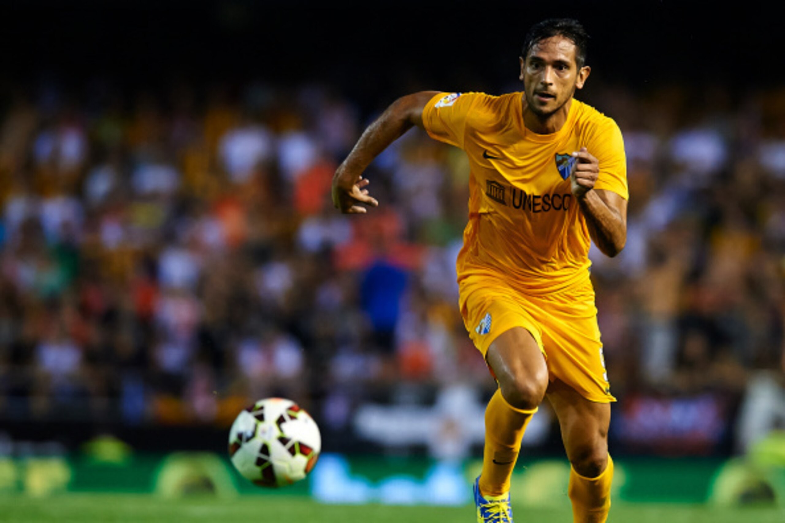 VALENCIA, SPAIN - AUGUST 29:  Roque Santa Cruz of Malaga runs with the ball during the La Liga match between Valencia CF and Malaga CF at Estadi de Mestalla on August 29, 2014 in Valencia, Spain.  (Photo by Manuel Queimadelos Alonso/Getty Images)