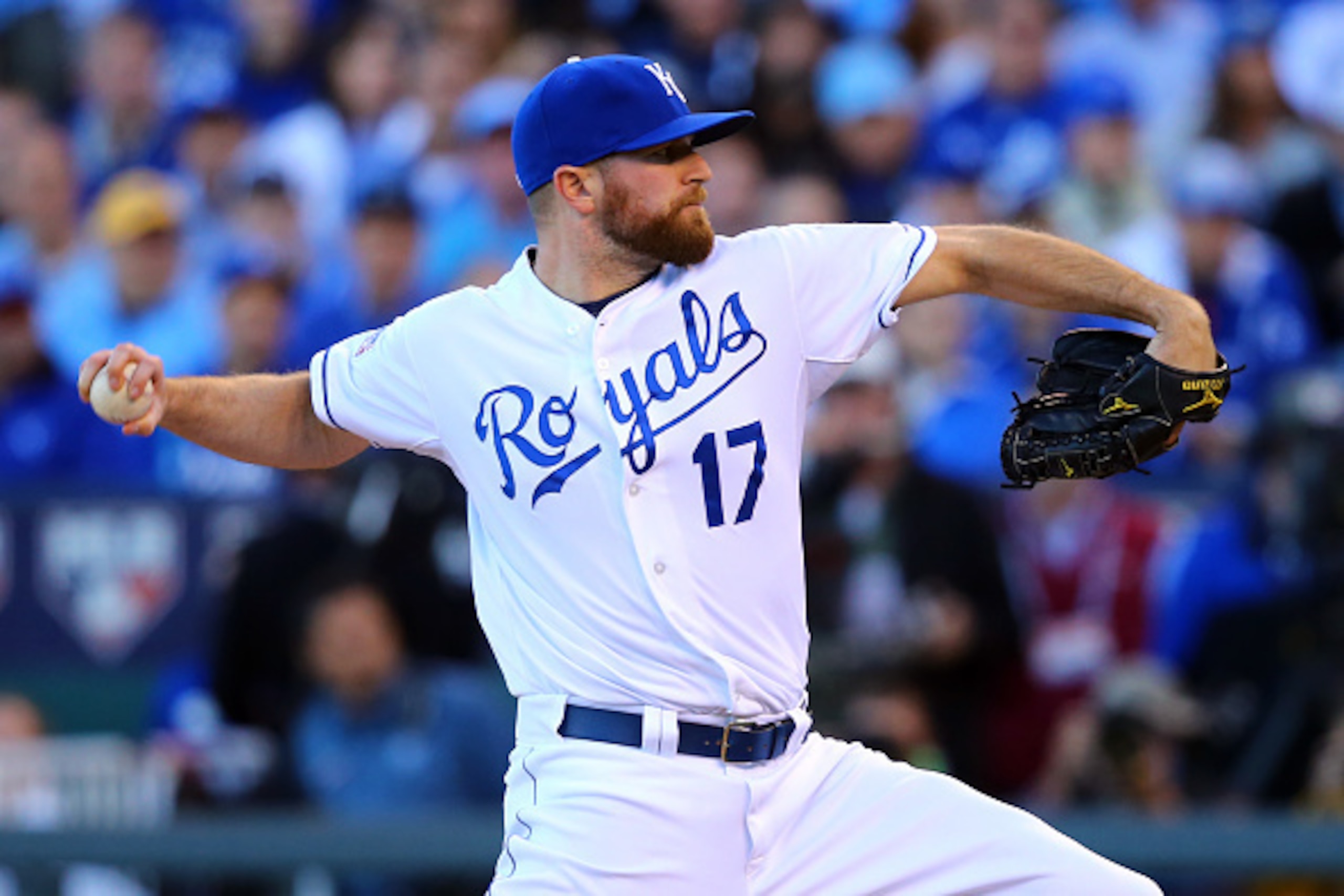 KANSAS CITY, MO - OCTOBER 15:  Wade Davis #17 of the Kansas City Royals throws a pitch in the eighth inning against the Baltimore Orioles during Game Four of the American League Championship Series at Kauffman Stadium on October 15, 2014 in Kansas City, M