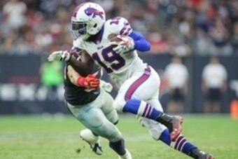 Sep 28, 2014; Houston, TX, USA; Buffalo Bills wide receiver Mike Williams (19) runs with the ball in a game against the Houston Texans at NRG Stadium. Mandatory Credit: Troy Taormina-USA TODAY Sports