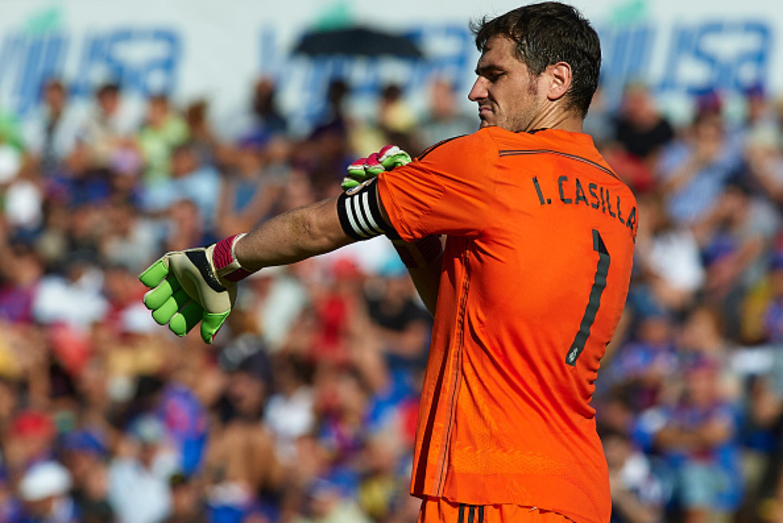 VALENCIA, SPAIN - OCTOBER 18: Iker Casillas of Real Madrid reacts during the La Liga match between Levante UD and Real Madrid at Ciutat de Valencia on October 18, 2014 in Valencia, Spain. (Photo by Manuel Queimadelos Alonso/Getty Images) VALENCIA, SPAIN - OCTOBER 18: Iker Casillas of Real Madrid reacts during the La Liga match between Levante UD and Real Madrid at Ciutat de Valencia on October 18, 2014 in Valencia, Spain. (Photo by Manuel Queimadelos Alonso/Getty Images)