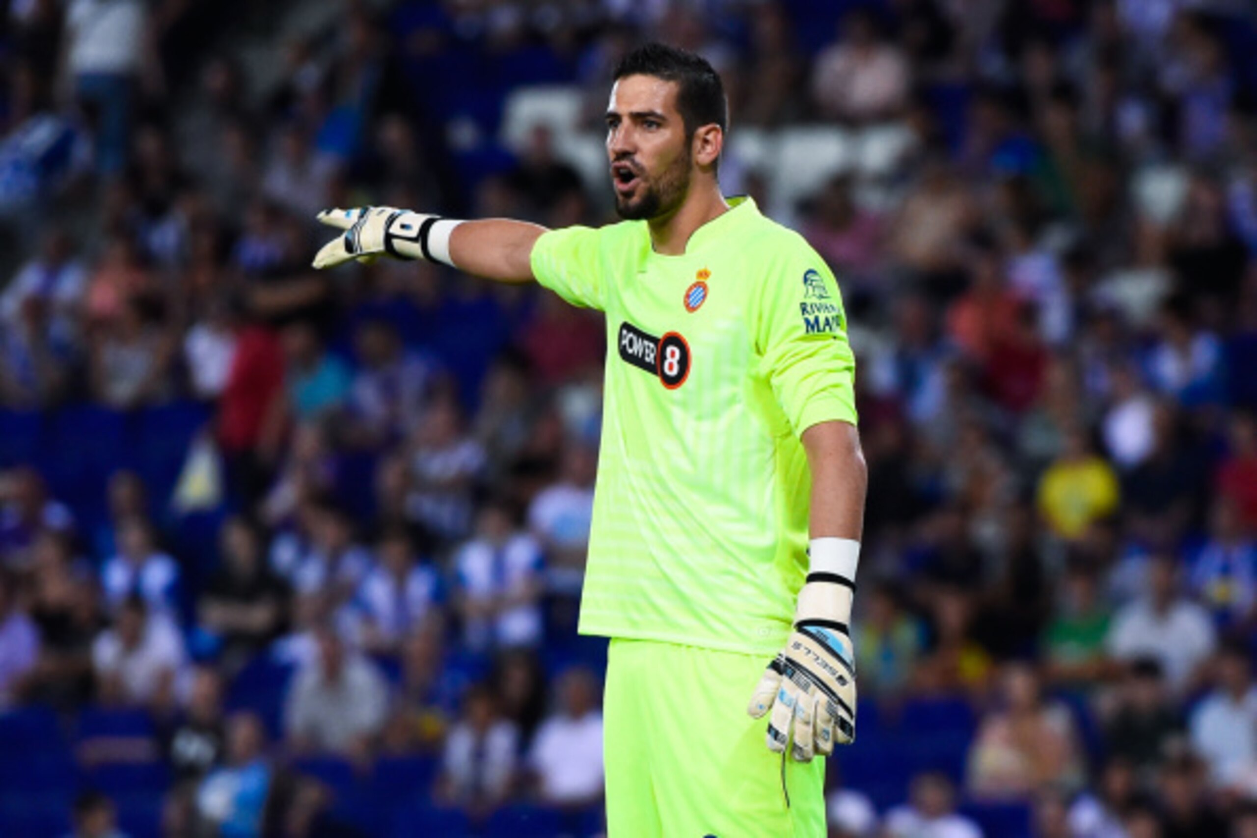 BARCELONA, SPAIN - AUGUST 30: Kiko Casilla of RCD Espanyol looks on during the La Liga Match between RCD Espanyol and Sevilla FC at Cornella-El Prat Stadium on August 30, 2014 in Barcelona, Spain. (Photo by David Ramos/Getty Images) BARCELONA, SPAIN - AUGUST 30: Kiko Casilla of RCD Espanyol looks on during the La Liga Match between RCD Espanyol and Sevilla FC at Cornella-El Prat Stadium on August 30, 2014 in Barcelona, Spain. (Photo by David Ramos/Getty Images)