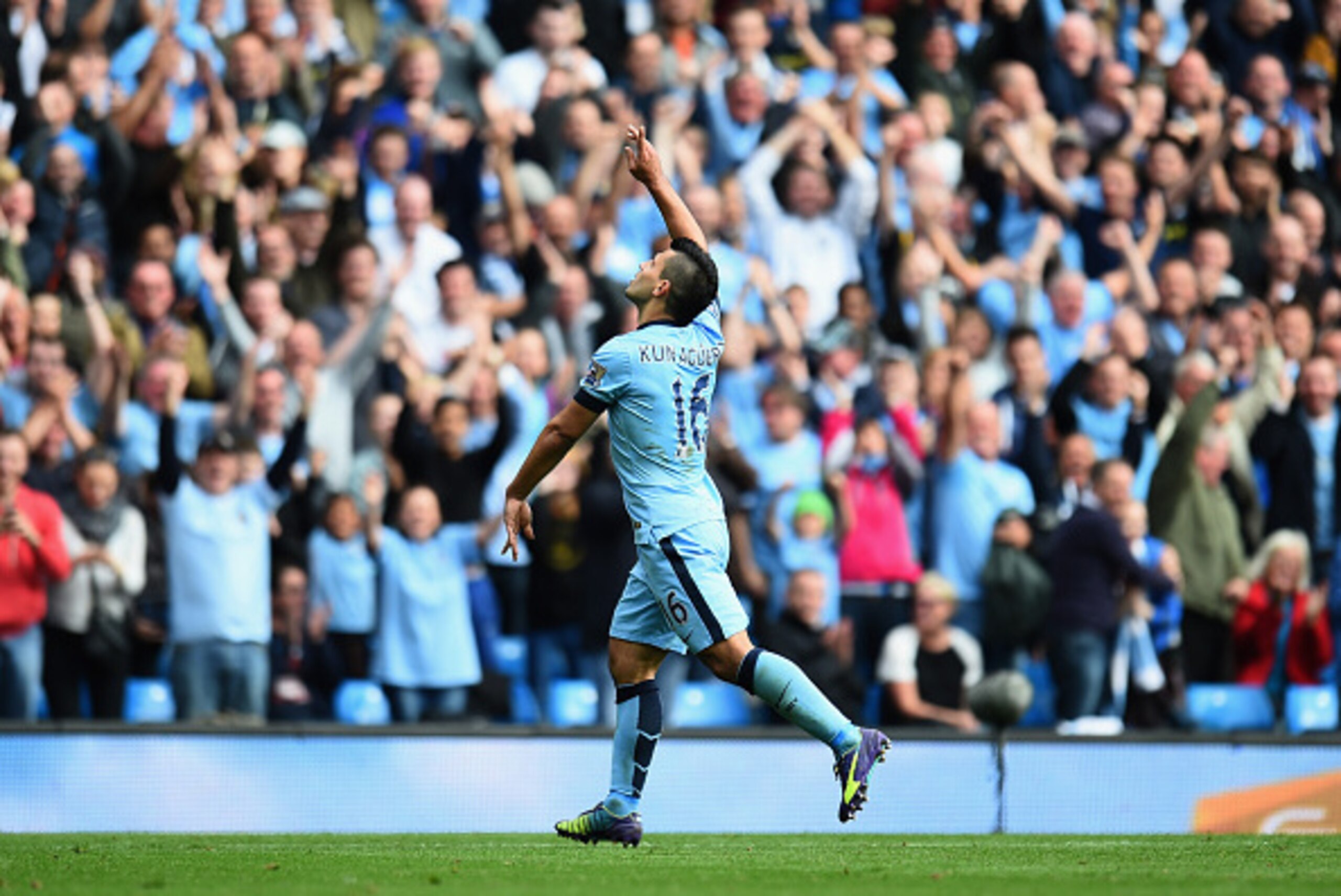 MANCHESTER, ENGLAND - OCTOBER 18:  Sergio Aguero of Manchester City celebrates after scoring his fourth goal during the Barclays Premier League match between Manchester City and Tottenham Hotspur at Etihad Stadium on October 18, 2014 in Manchester, Englan
