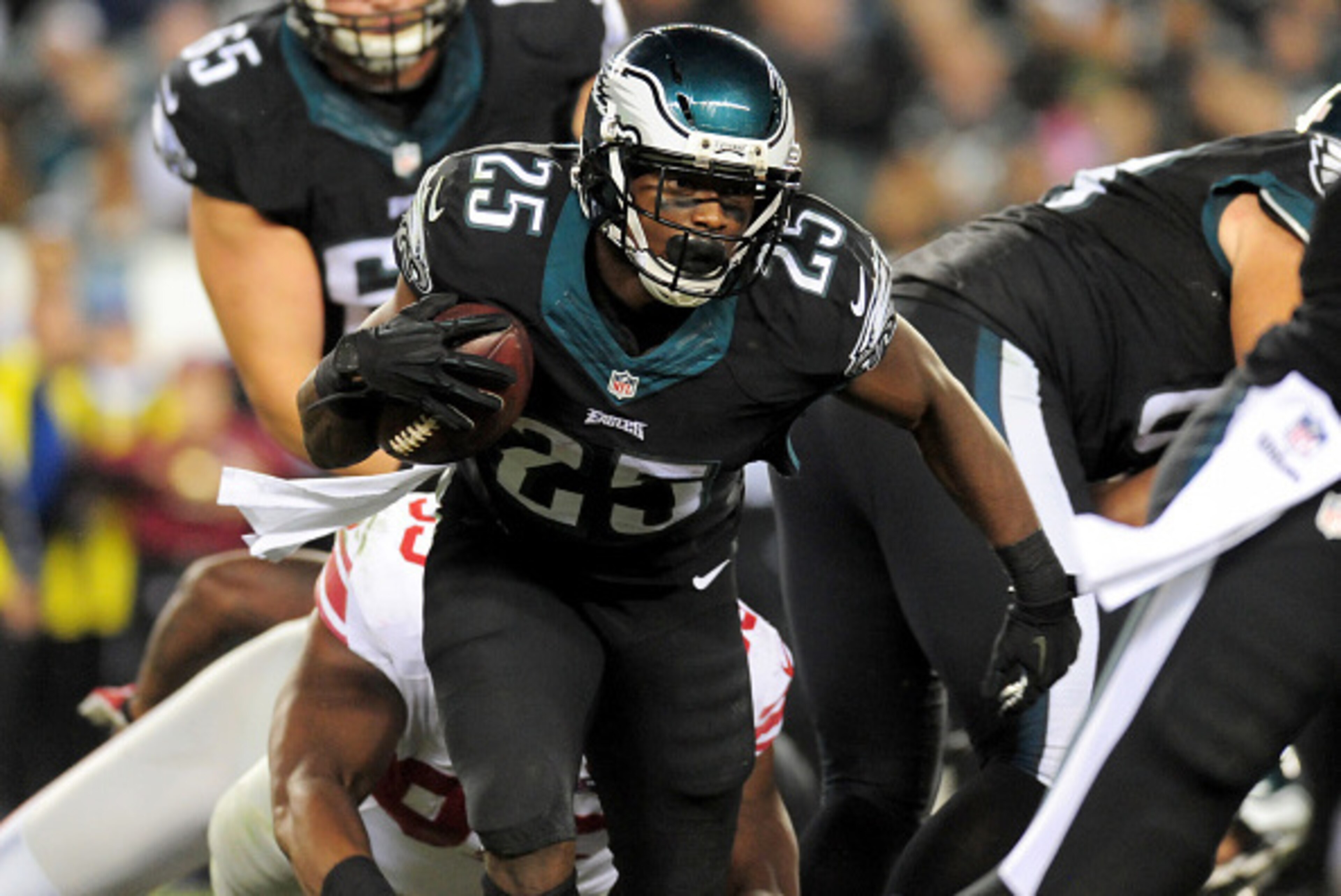 PHILADELPHIA, PA - OCTOBER 12: Running back LeSean McCoy #25 runs with the ball during a football game against the New York Giants at Lincoln Financial Field on October 12, 2014 in Philadelphia, Pennsylvania. The Eagles defeated the Giants 27-0.  (Photo b