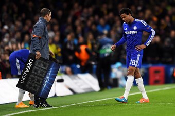 LONDON, ENGLAND - OCTOBER 21:  Loic Remy of Chelsea leaves the pitch injured after scoring his team's opening goal during the UEFA Champions League Group G match between Chelsea FC and NK Maribor at Stamford Bridge on October 21, 2014 in London, United Ki