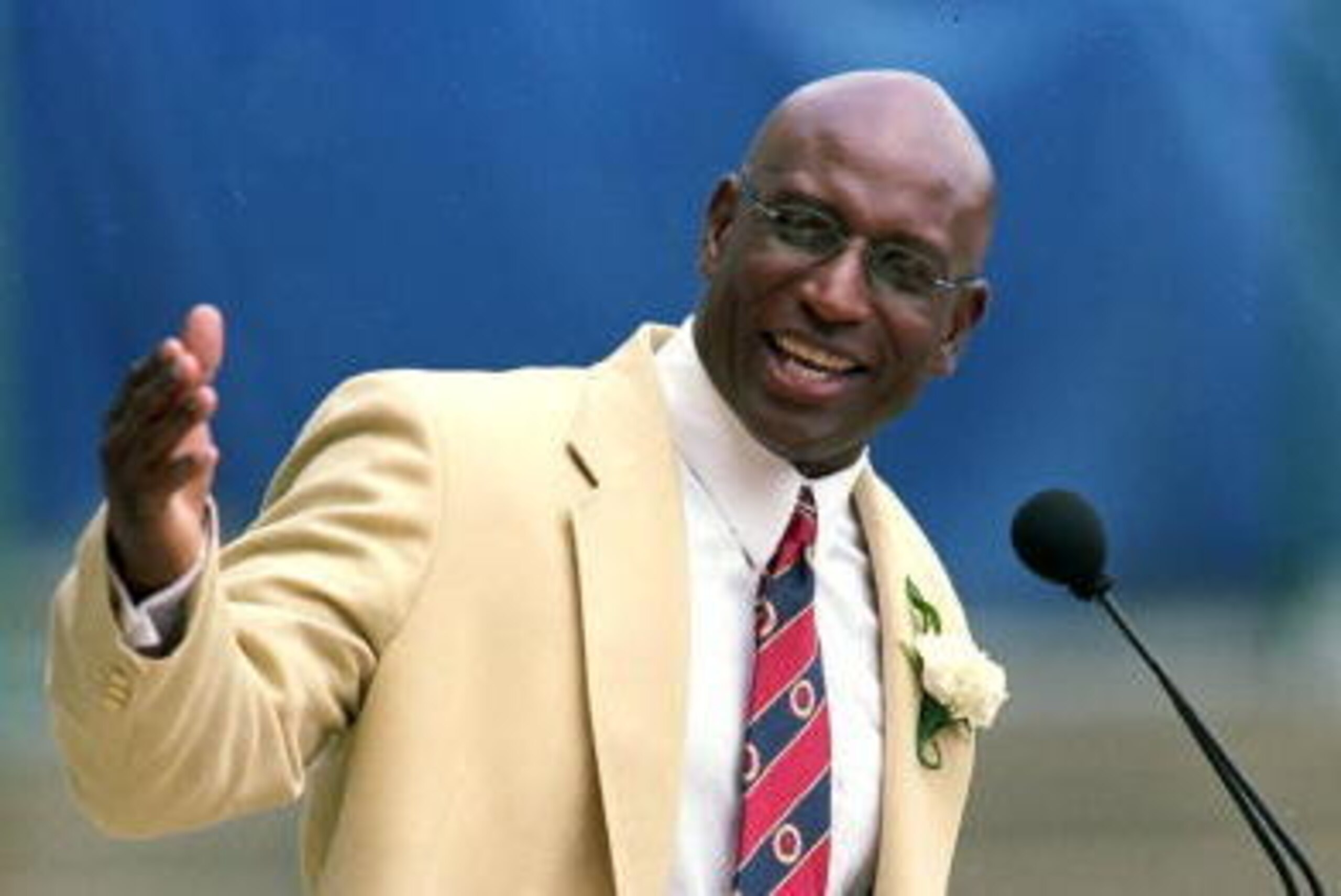 7 Aug 1999: Eric Dickerson talks to the press during his induction into the Pro Football Hall of Fame in Canton, Ohio. 7 Aug 1999: Eric Dickerson talks to the press during his induction into the Pro Football Hall of Fame in Canton, Ohio.