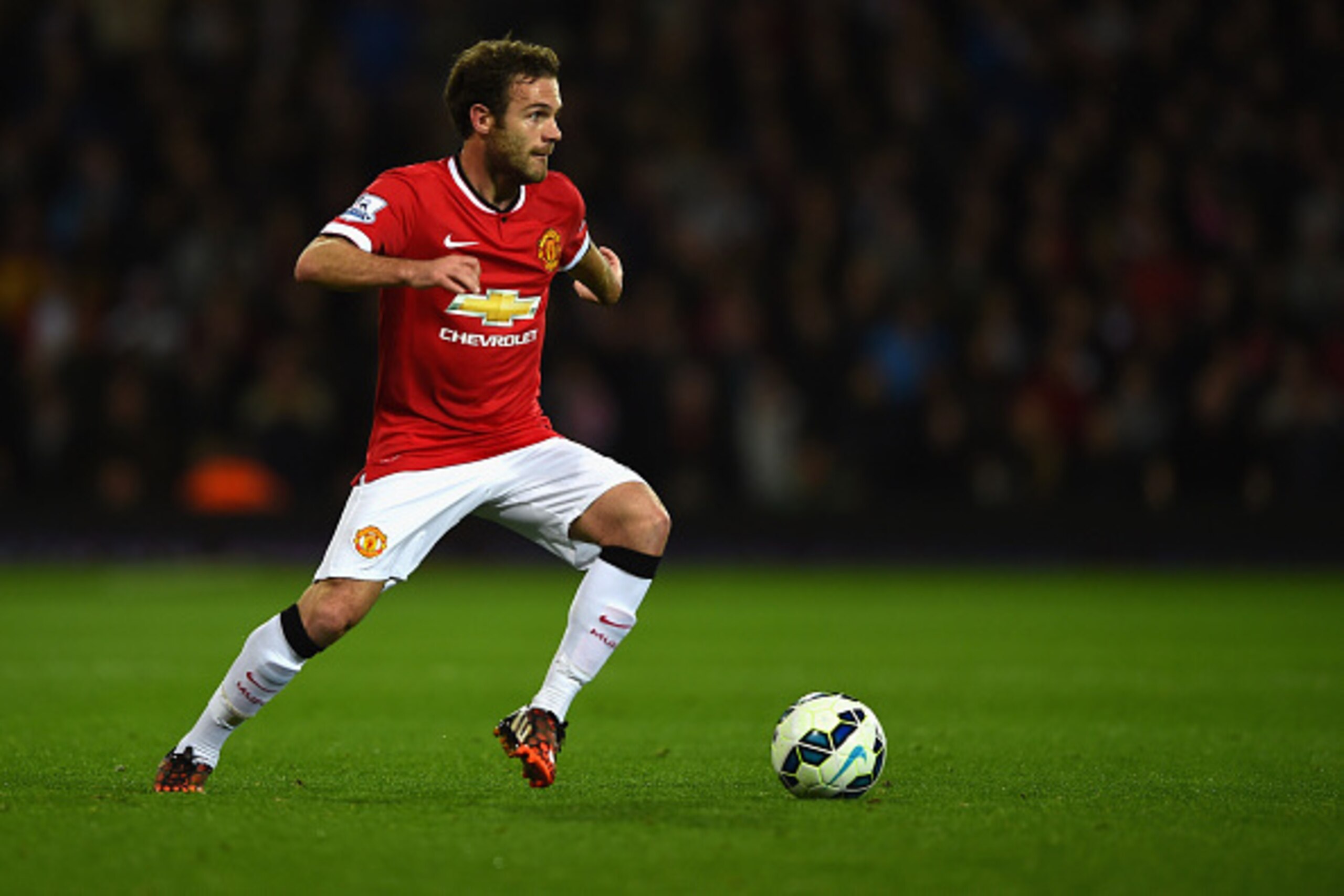 WEST BROMWICH, ENGLAND - OCTOBER 20: Juan Mata of Manchester United in action during the Barclays Premier League match between West Bromwich Albion and Manchester United at The Hawthorns on October 20, 2014 in West Bromwich, England. (Photo by Laurence G WEST BROMWICH, ENGLAND - OCTOBER 20: Juan Mata of Manchester United in action during the Barclays Premier League match between West Bromwich Albion and Manchester United at The Hawthorns on October 20, 2014 in West Bromwich, England. (Photo by Laurence G