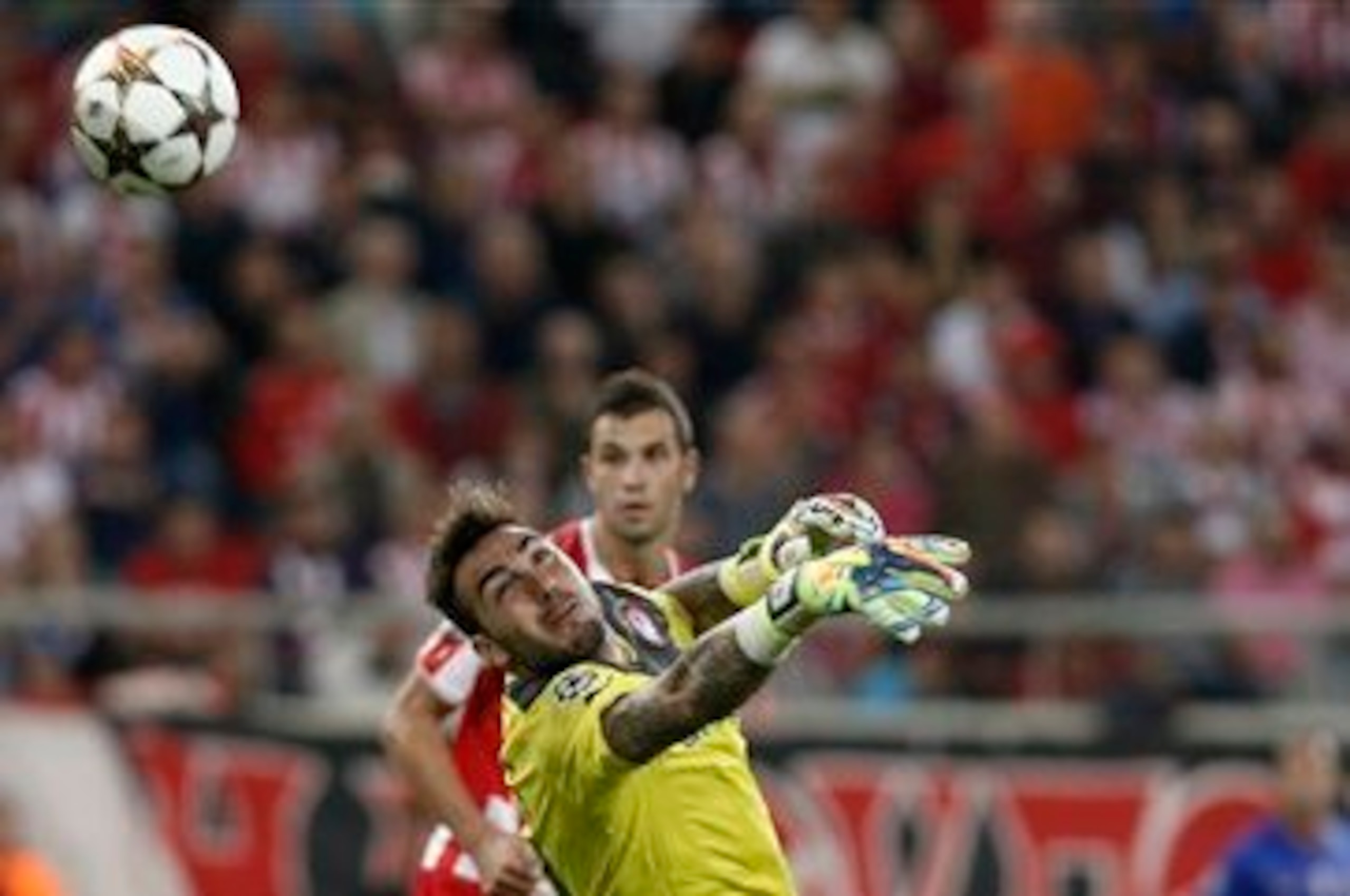 Roberto Gago pulled several impressive saves—after Juve switched to a 4-2-3-1.