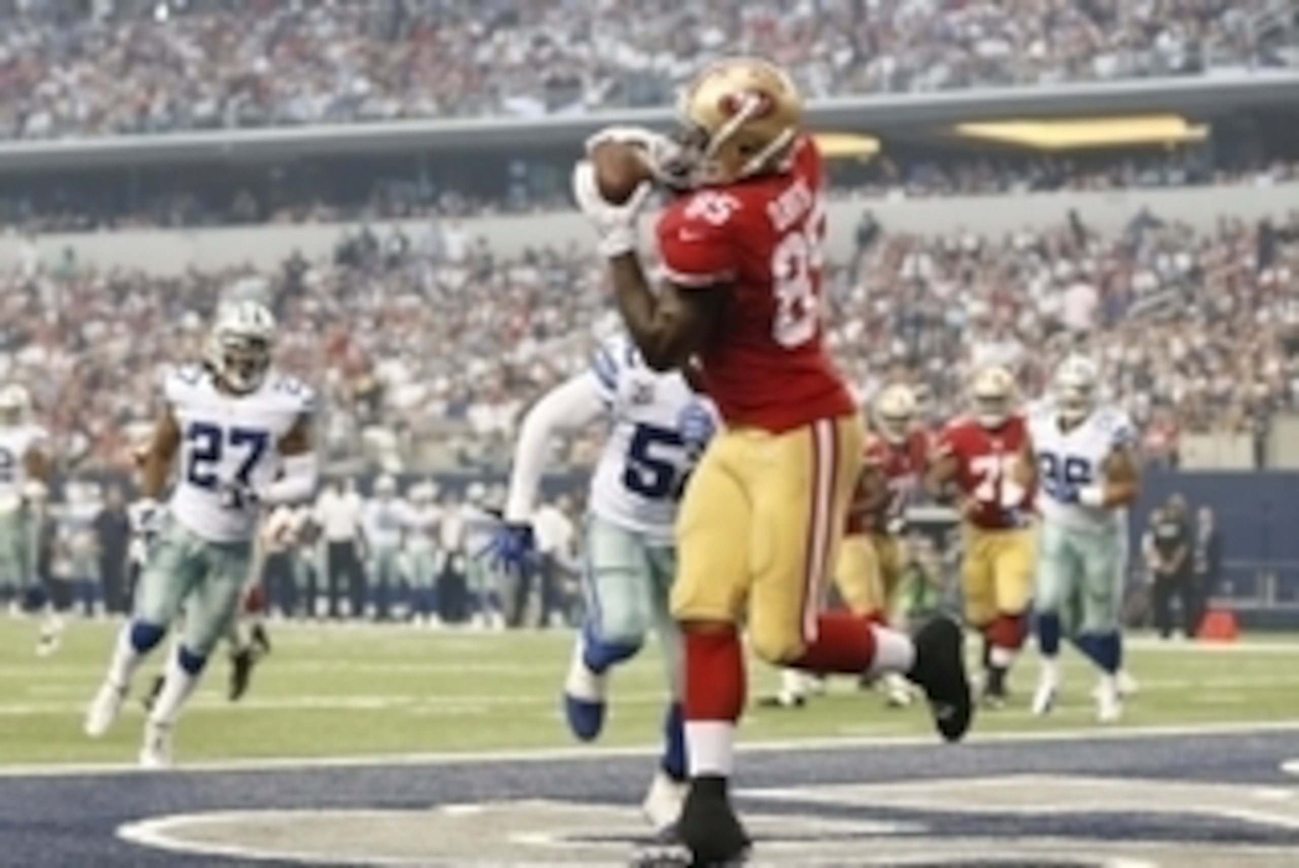 Sep 7, 2014; Arlington, TX, USA; San Francisco 49ers tight end Vernon Davis (85) catches a touchdown pass in the first quarter against the Dallas Cowboys at AT&T Stadium. Mandatory Credit: Matthew Emmons-USA TODAY Sports