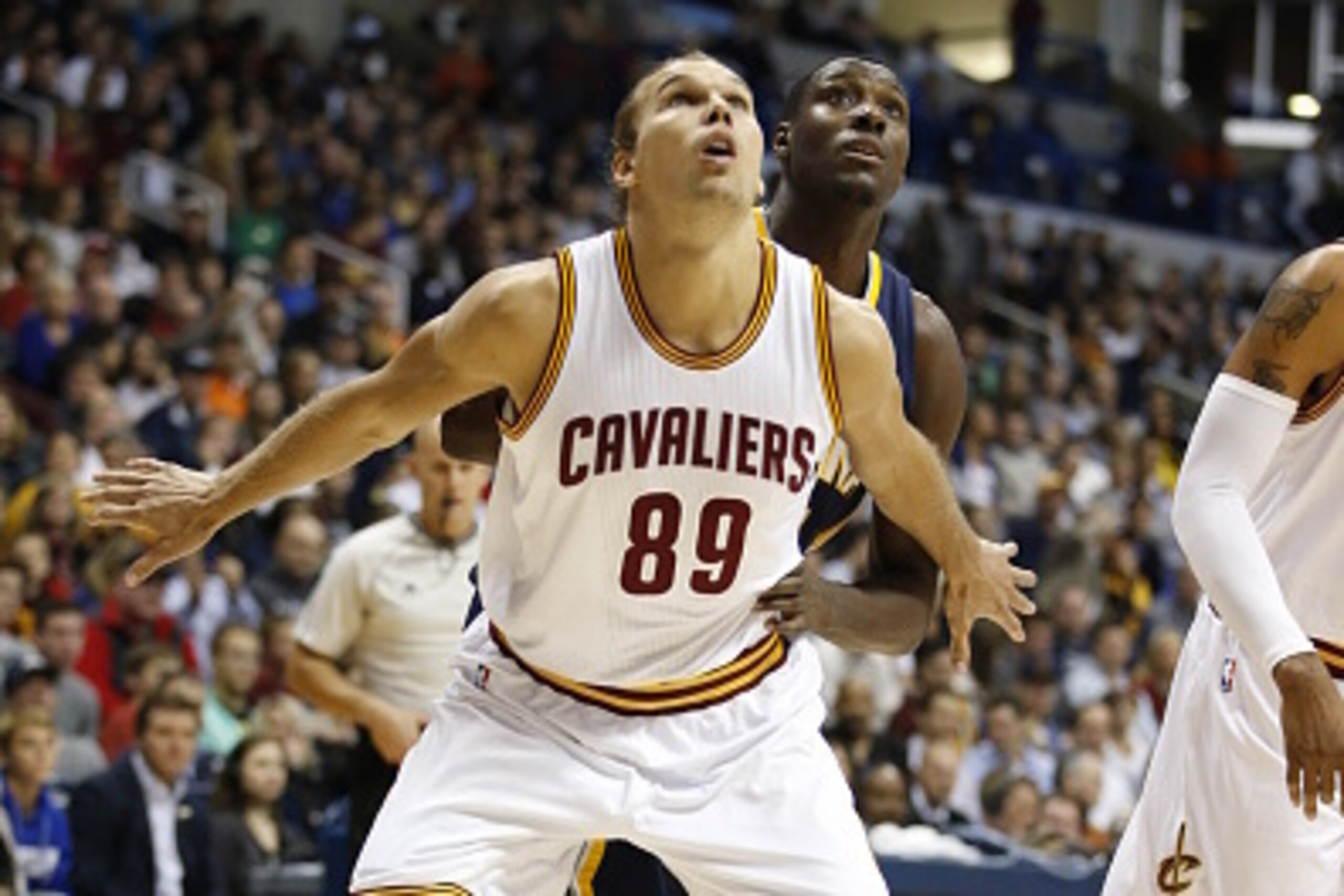 CINNCINNATI, OH - OCTOBER 15:  Lou Amundson #89 of the Cleveland Cavaliers defends during the game against the Indiana Pacers at the Cintas Center at Xavier University on October 15, 2014 in Cincinnati, Ohio. NOTE TO USER: User expressly acknowledges and 