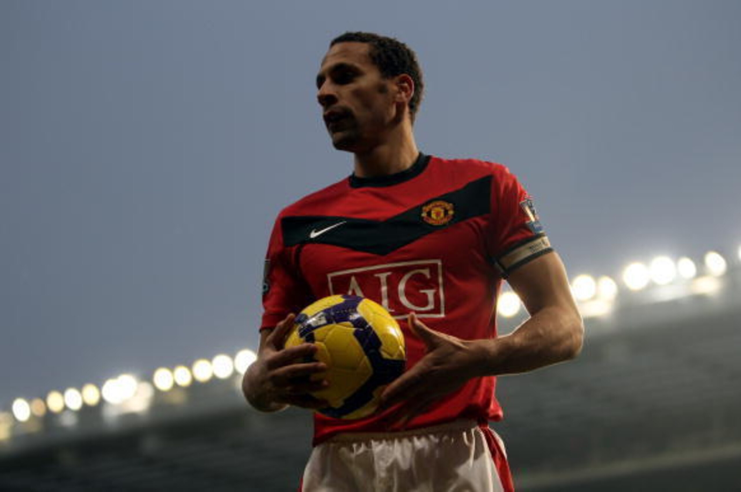 MANCHESTER, ENGLAND - JANUARY 23:  Rio Ferdinand of Manchester United with the ball during the Barclays Premier League match between Manchester United and Hull City at Old Trafford on January 23, 2010 in Manchester, England.  (Photo by Julian Finney/Getty
