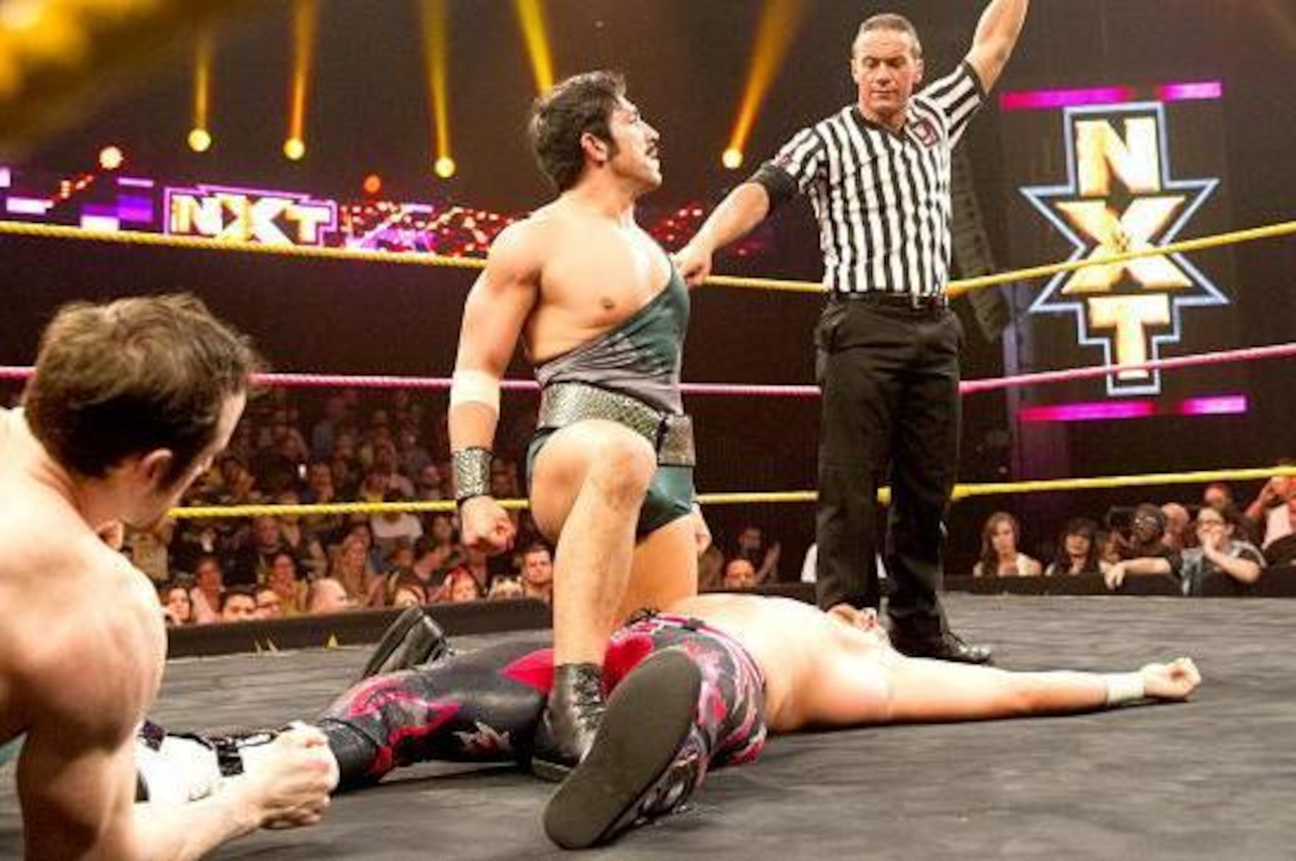 Simon Gotch gets the win.