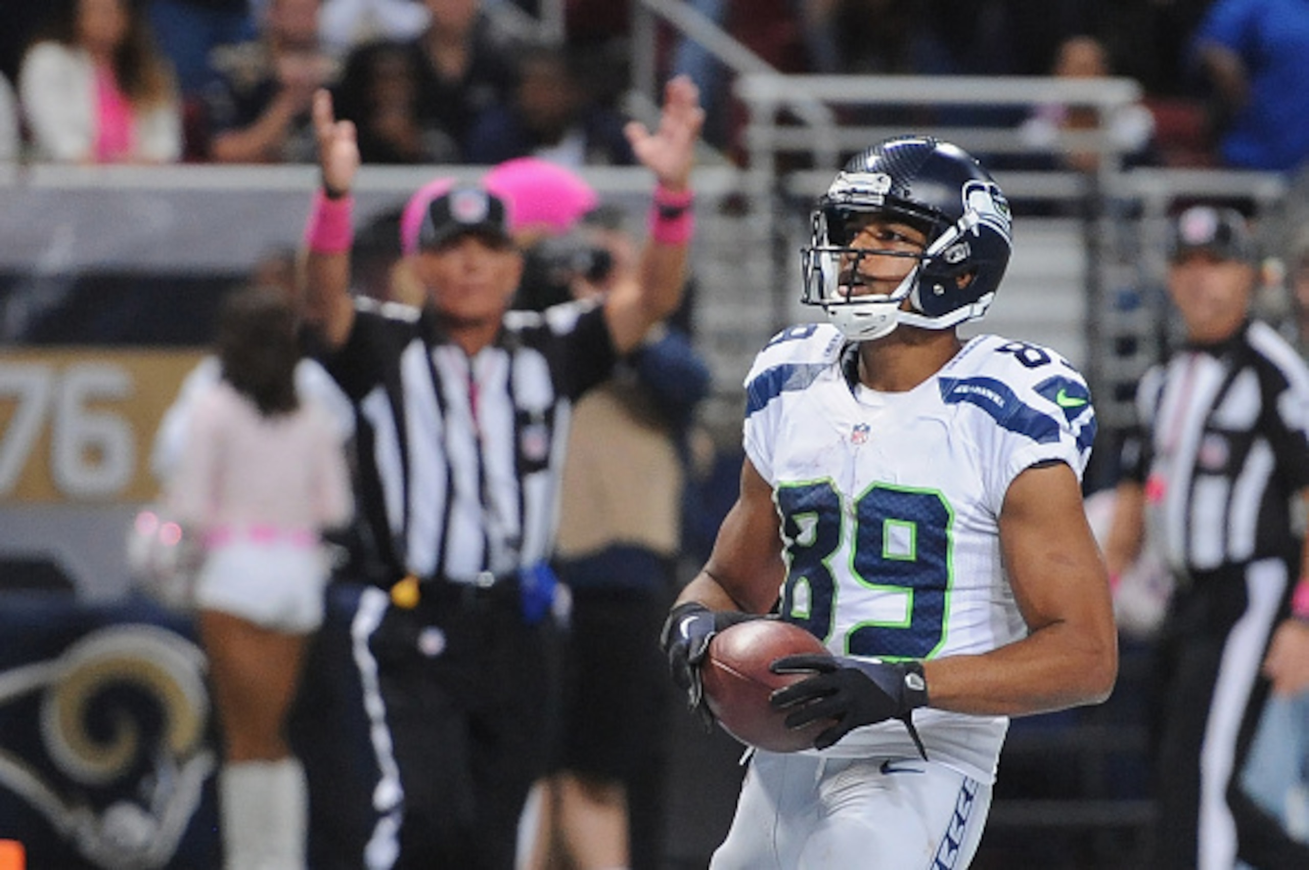 ST. LOUIS, MO - OCTOBER 19:  Doug Baldwin #89 of the Seattle Seahawks scores a touchdown in the fourth quarter against the St. Louis Rams at the Edward Jones Dome on October 19,  2014 in St. Louis, Missouri. The Rams defeated the Seahawks 28-26. (Photo by