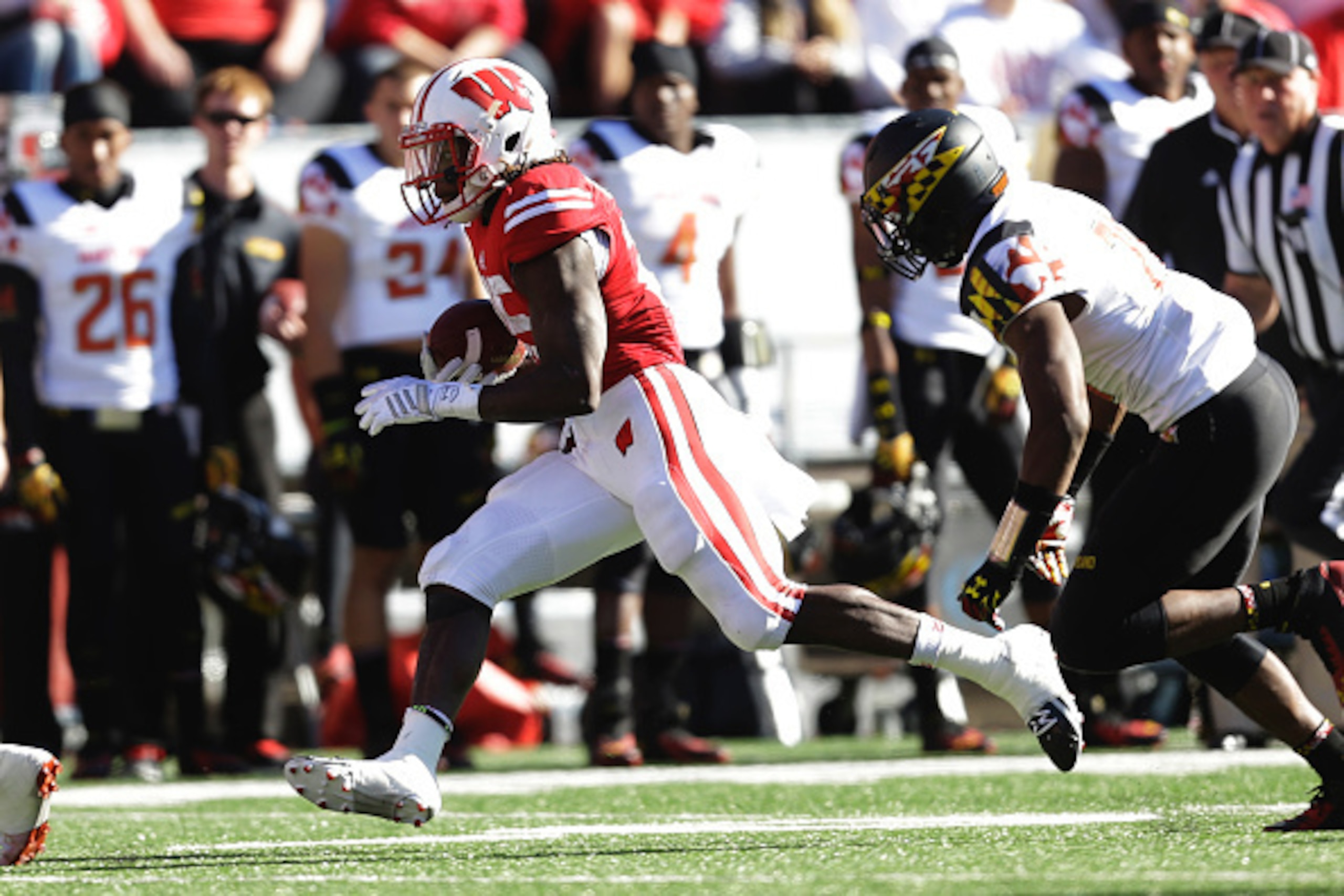MADISON, WI - OCTOBER 25: Melvin Gordon #25 of the Wisconsin Badgers runs with the football during the third quarter against the Maryland Terrapins at Camp Randall Stadium on October 25, 2014 in Madison, Wisconsin. (Photo by Mike McGinnis/Getty Images)