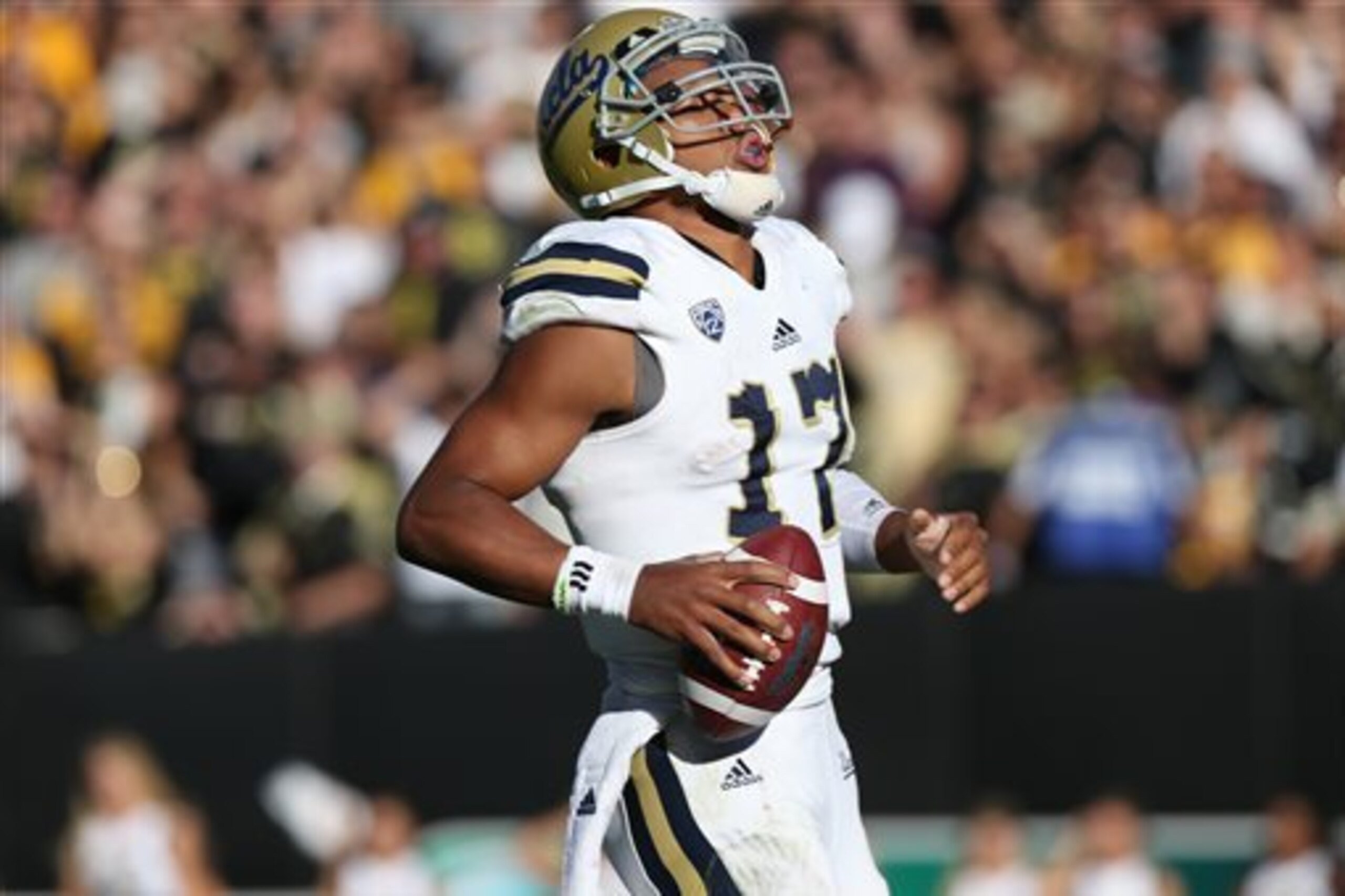 Brett Hundley rushed for 110 yards but passed poorly at Colorado.