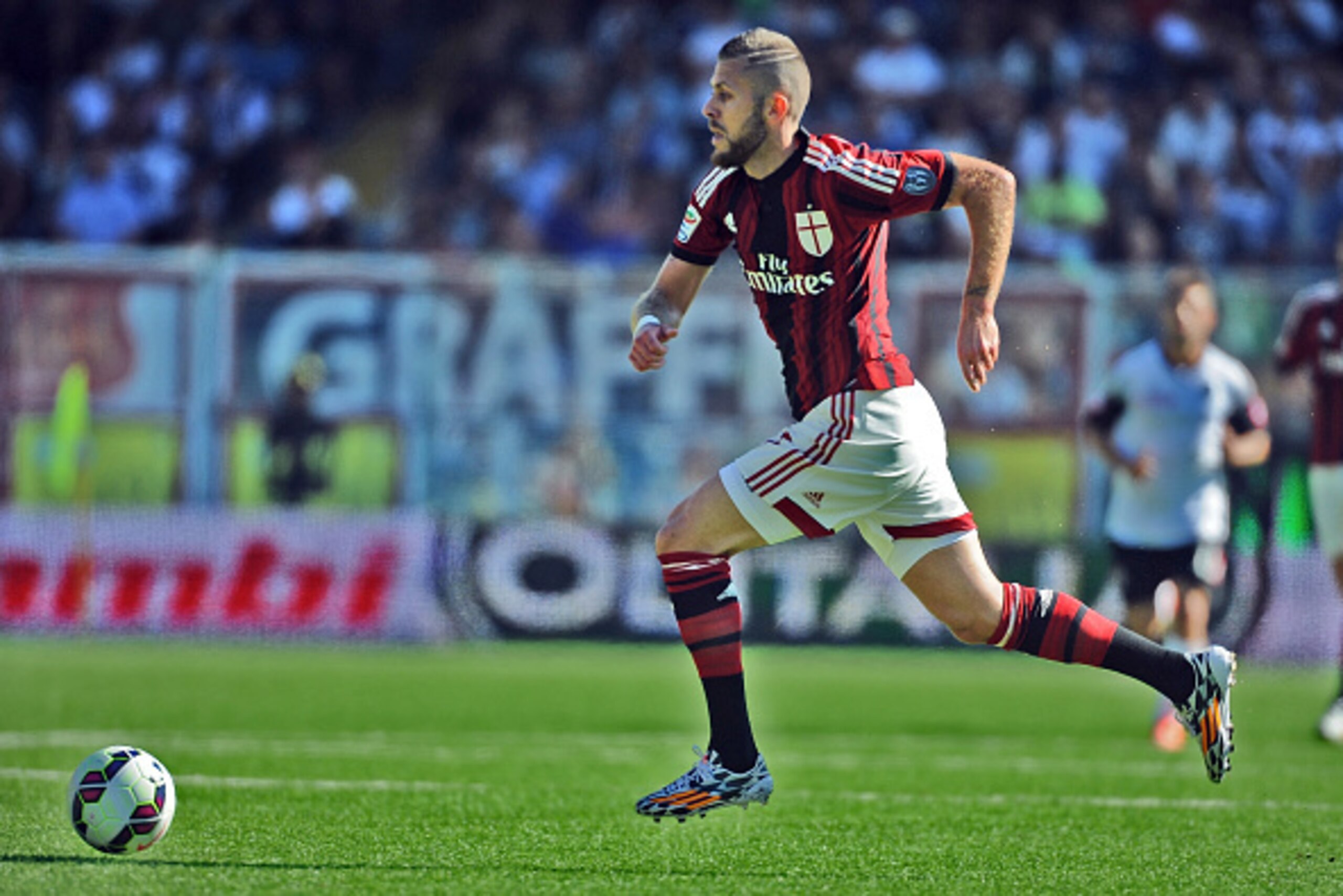 CESENA, ITALY - SEPTEMBER 28:  Jeremy Menez # 7 of AC Milan in action during the Serie A match between AC Cesena and AC Milan at Dino Manuzzi Stadium on September 28, 2014 in Cesena, Italy.  (Photo by Mario Carlini / Iguana Press/Getty Images)