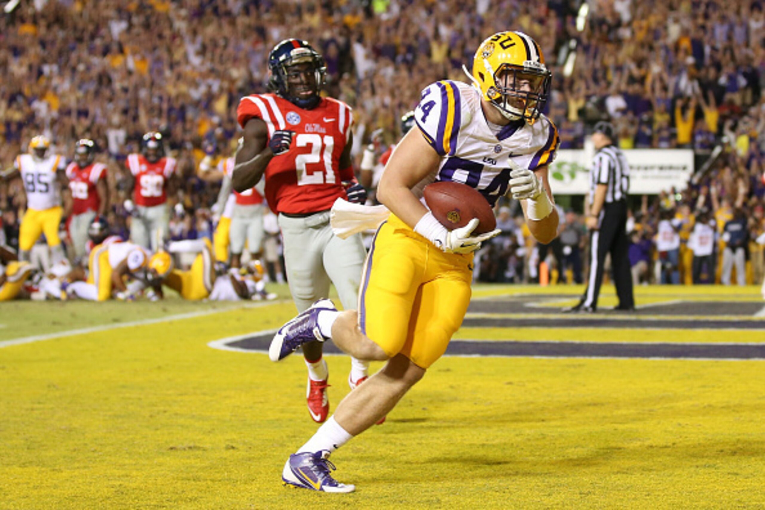 BATON ROUGE, LA - OCTOBER 25:  Logan Stokes #84 of the LSU Tigers catches a touchdown pass against the Mississippi Rebels at Tiger Stadium on October 25, 2014 in Baton Rouge, Louisiana.  The Tigers defeated the Rebels 10-7  (Photo by Chris Graythen/Getty 