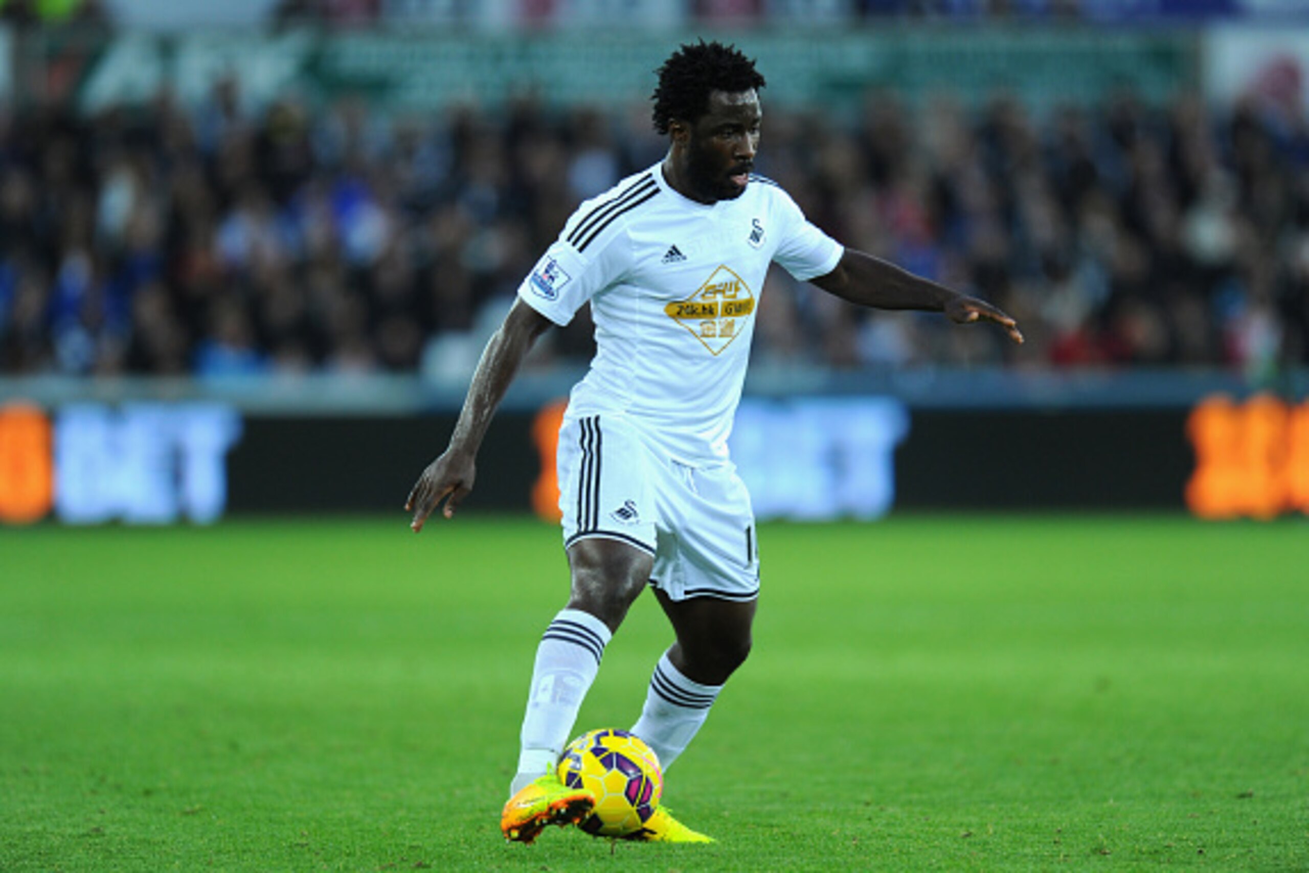 SWANSEA, WALES - OCTOBER 25: Wilfried Bony of Swansea in action during the Barclays Premier League match between Swansea City and Leicester City at Liberty Stadium on October 25, 2014 in Swansea, Wales. (Photo by Stu Forster/Getty Images) SWANSEA, WALES - OCTOBER 25: Wilfried Bony of Swansea in action during the Barclays Premier League match between Swansea City and Leicester City at Liberty Stadium on October 25, 2014 in Swansea, Wales. (Photo by Stu Forster/Getty Images)