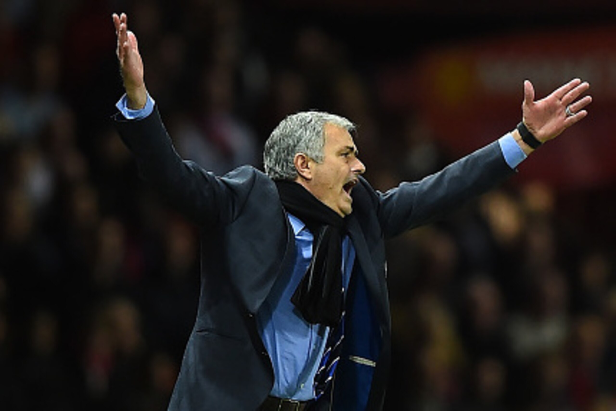 MANCHESTER, ENGLAND - OCTOBER 26:  Chelsea Manager Jose Mourinho reacts during the Barclays Premier League match between Manchester United and Chelsea at Old Trafford on October 26, 2014 in Manchester, England.  (Photo by Laurence Griffiths/Getty Images)