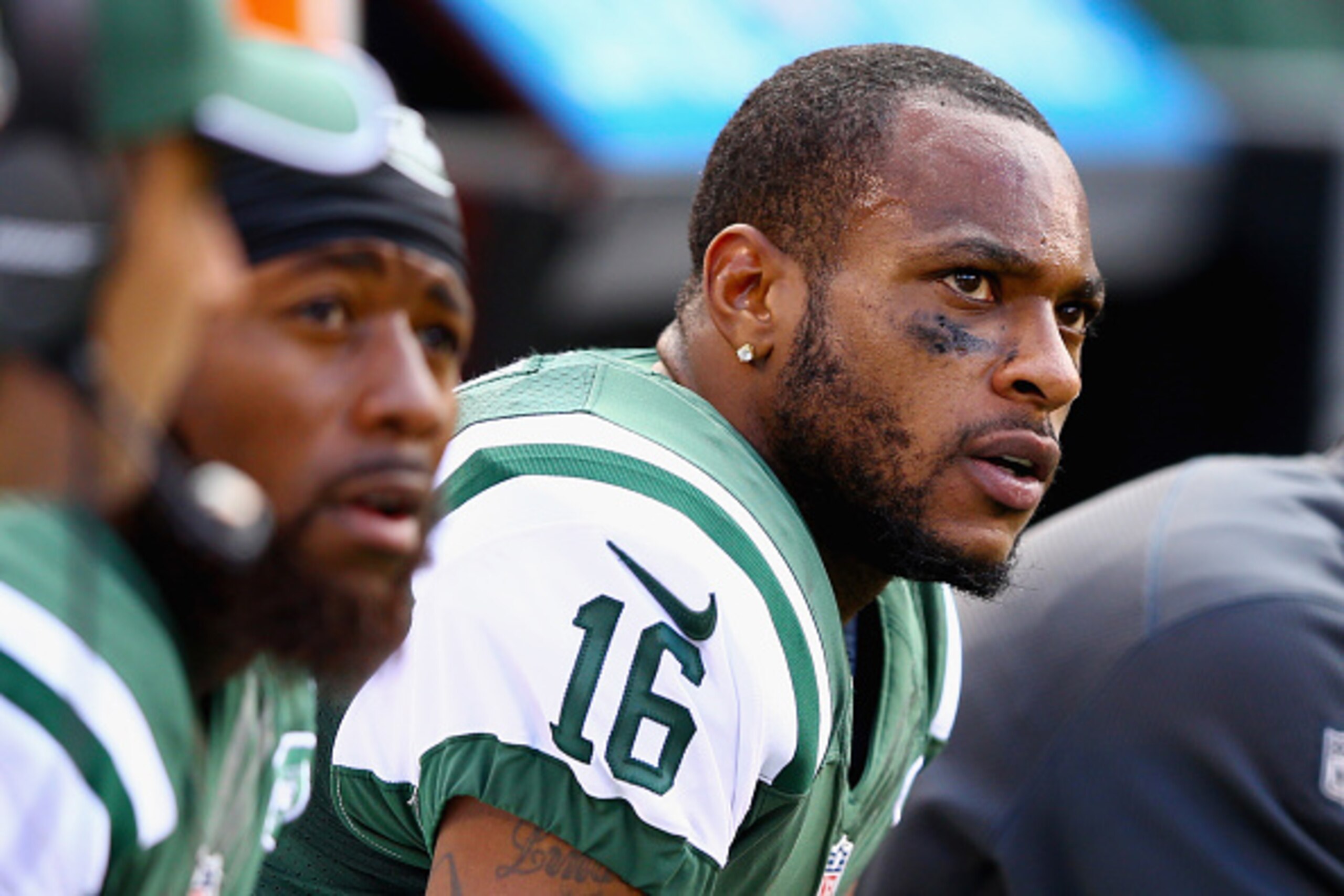 EAST RUTHERFORD, NJ - OCTOBER 26:  Percy Harvin #16 of the New York Jets watches play from the bench during the second quarter against the Buffalo Bills at MetLife Stadium on October 26, 2014 in East Rutherford, New Jersey.  (Photo by Al Bello/Getty Image