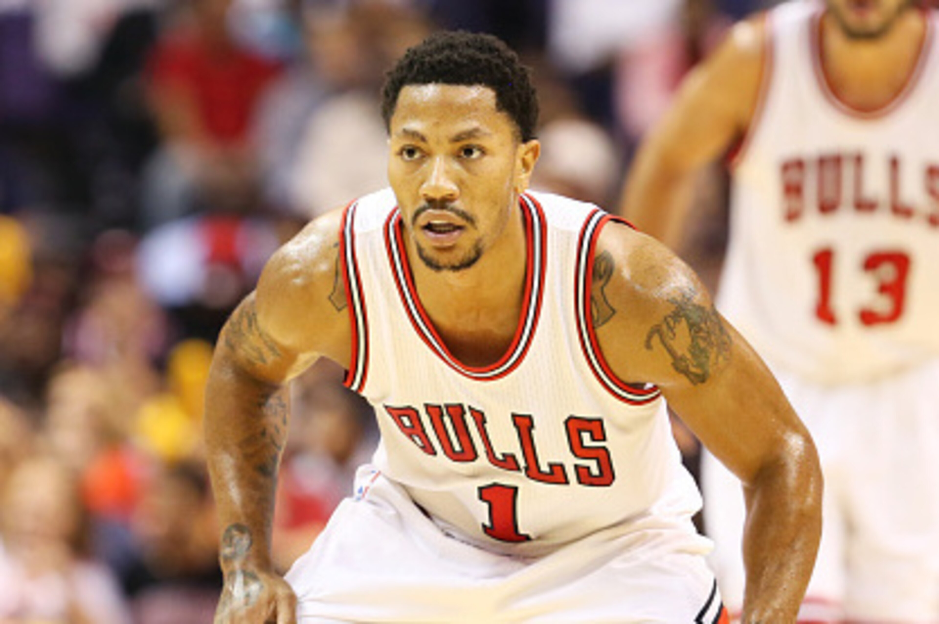 ST. LOUIS, MO - OCTOBER 24: Derrick Rose #1 of the Chicago Bulls defends the basket against the Minnesota Timberwolves during the game on October 24, 2014 at Scottrade Center in St. Louis, Missouri. NOTE TO USER: User expressly acknowledges and agrees tha