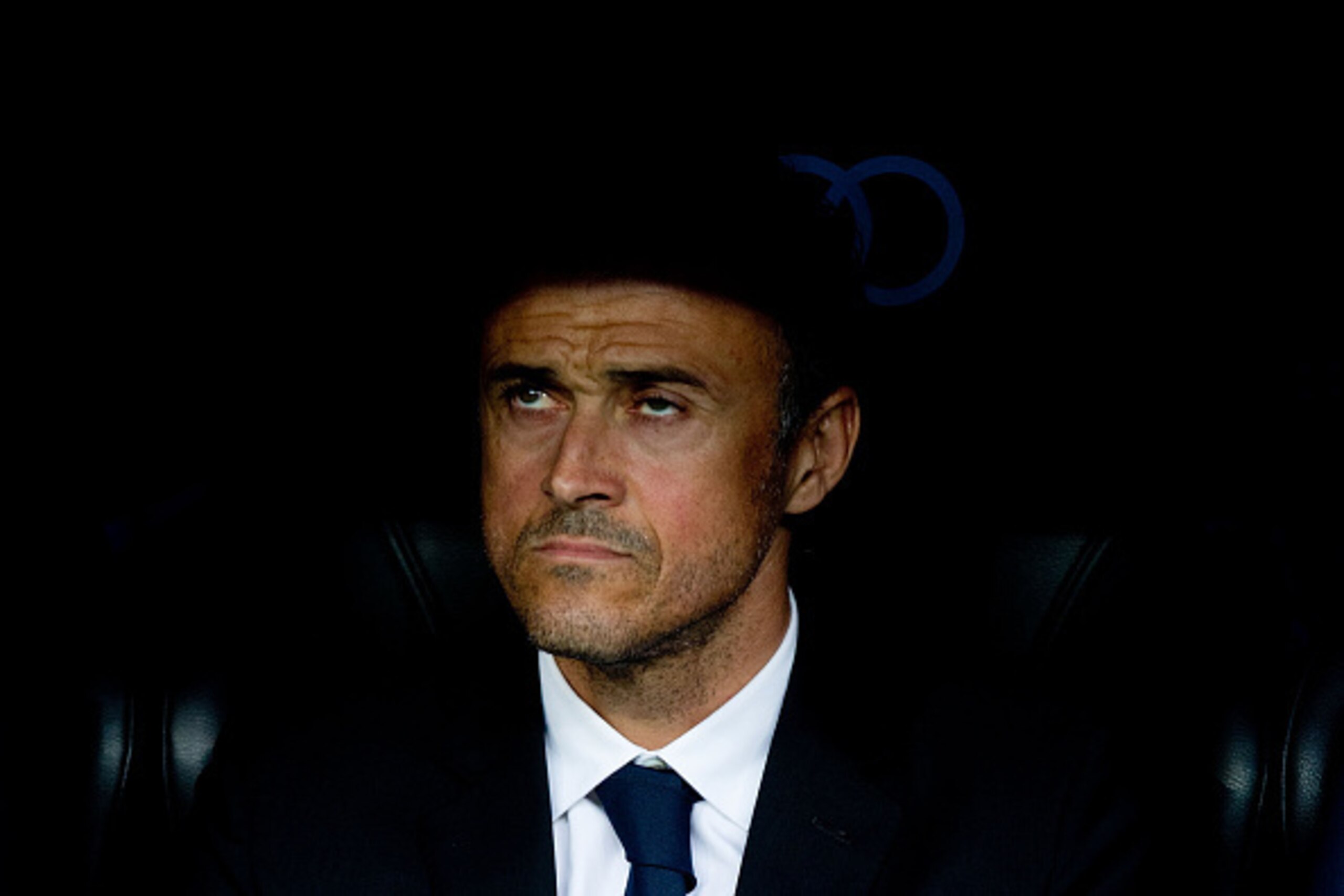 MADRID, SPAIN - OCTOBER 25:  Head coach Luis Enrique Martinez of FC Barcelona looks on prior to start the La Liga match between Real Madrid CF and FC Barcelona at Estadio Santiago Bernabeu on October 25, 2014 in Madrid, Spain.  (Photo by Gonzalo Arroyo Mo