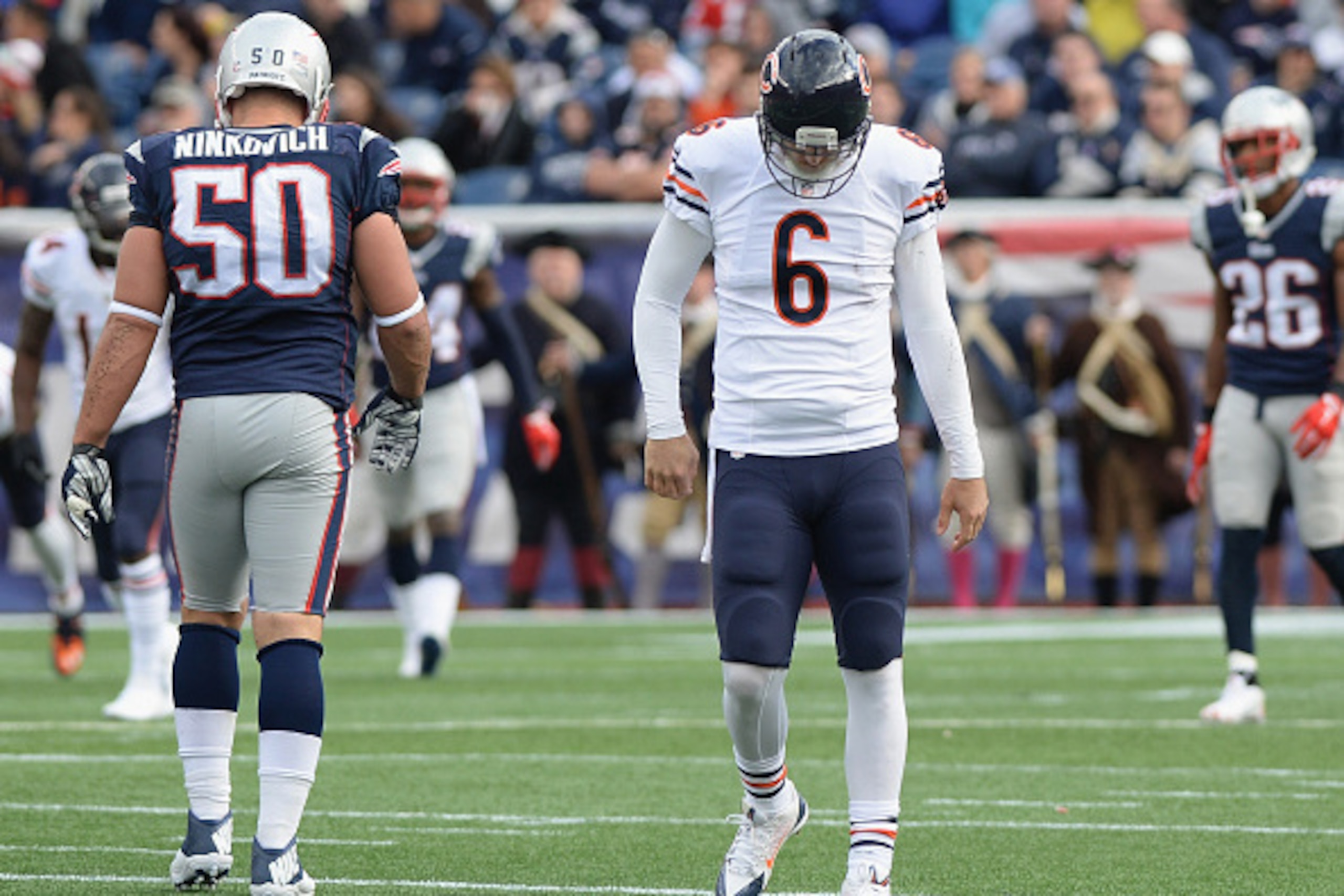 FOXBORO, MA - OCTOBER 26:  Jay Cutler #6 of the Chicago Bears reacts during the fourth quarter against the New England Patriots at Gillette Stadium on October 26, 2014 in Foxboro, Massachusetts.  (Photo by Darren McCollester/Getty Images)