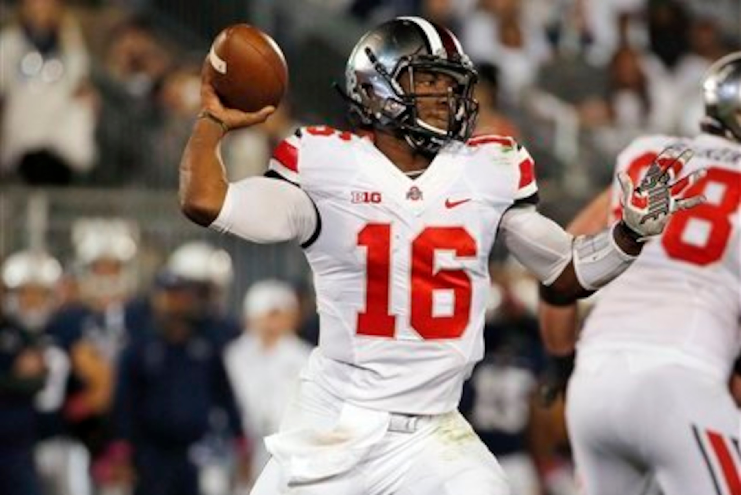 Suffering a sprained MCL, J.T. Barrett struggled in Ohio State's win over Penn State.