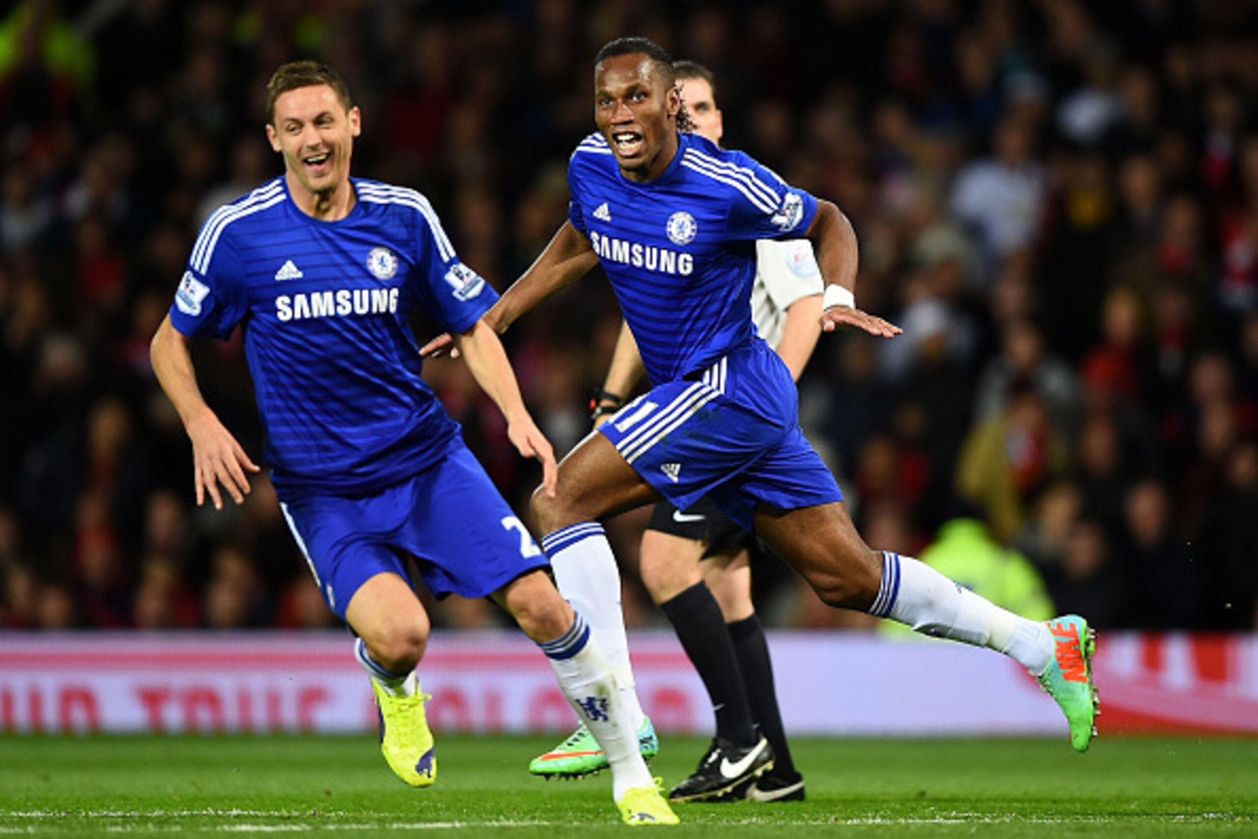 MANCHESTER, ENGLAND - OCTOBER 26: Didier Drogba of Chelsea celebrates scoring the first goal during the Barclays Premier League match between Manchester United and Chelsea at Old Trafford on October 26, 2014 in Manchester, England. (Photo by Laurence Gr MANCHESTER, ENGLAND - OCTOBER 26: Didier Drogba of Chelsea celebrates scoring the first goal during the Barclays Premier League match between Manchester United and Chelsea at Old Trafford on October 26, 2014 in Manchester, England. (Photo by Laurence Gr