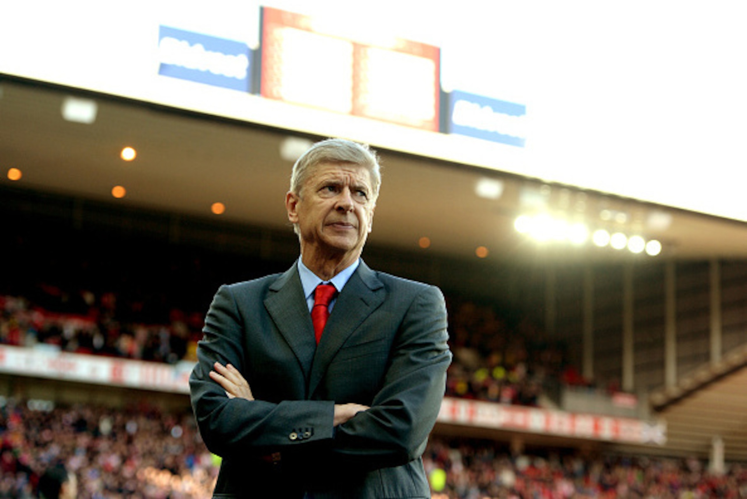 SUNDERLAND, ENGLAND - OCTOBER 25:  Arsene Wenger, manager of Arsenal looks on during the Barclays Premier League match between Sunderland and Arsenal at the Stadium of Light on October 25, 2014 in Sunderland, England.  (Photo by Gareth Copley/Getty Images