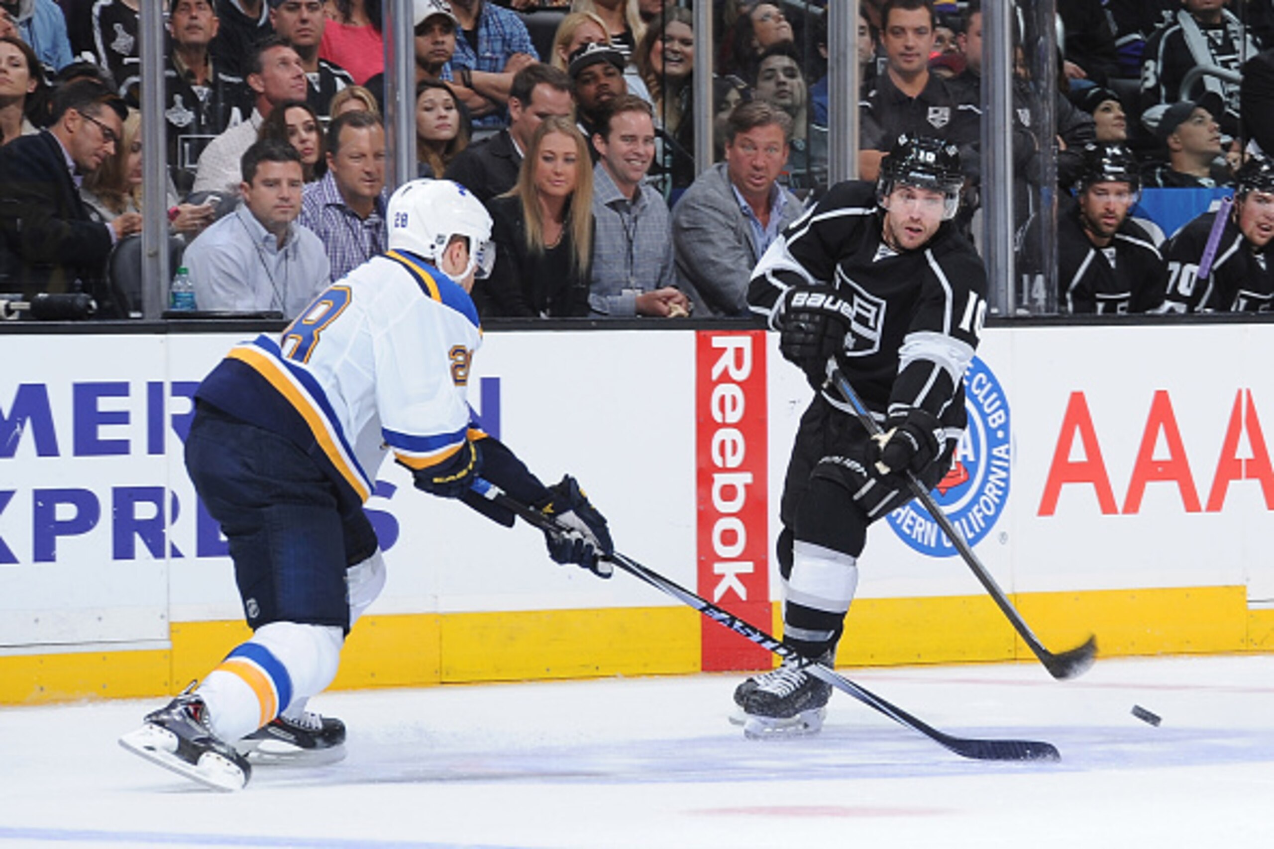 LOS ANGELES, CA - OCTOBER 16: Mike Richards #10 of the Los Angeles Kings passes the puck during a game against the St. Louis Blues at STAPLES Center on October 16, 2014 in Los Angeles, California. (Photo by Juan Ocampo/NHLI via Getty Images)