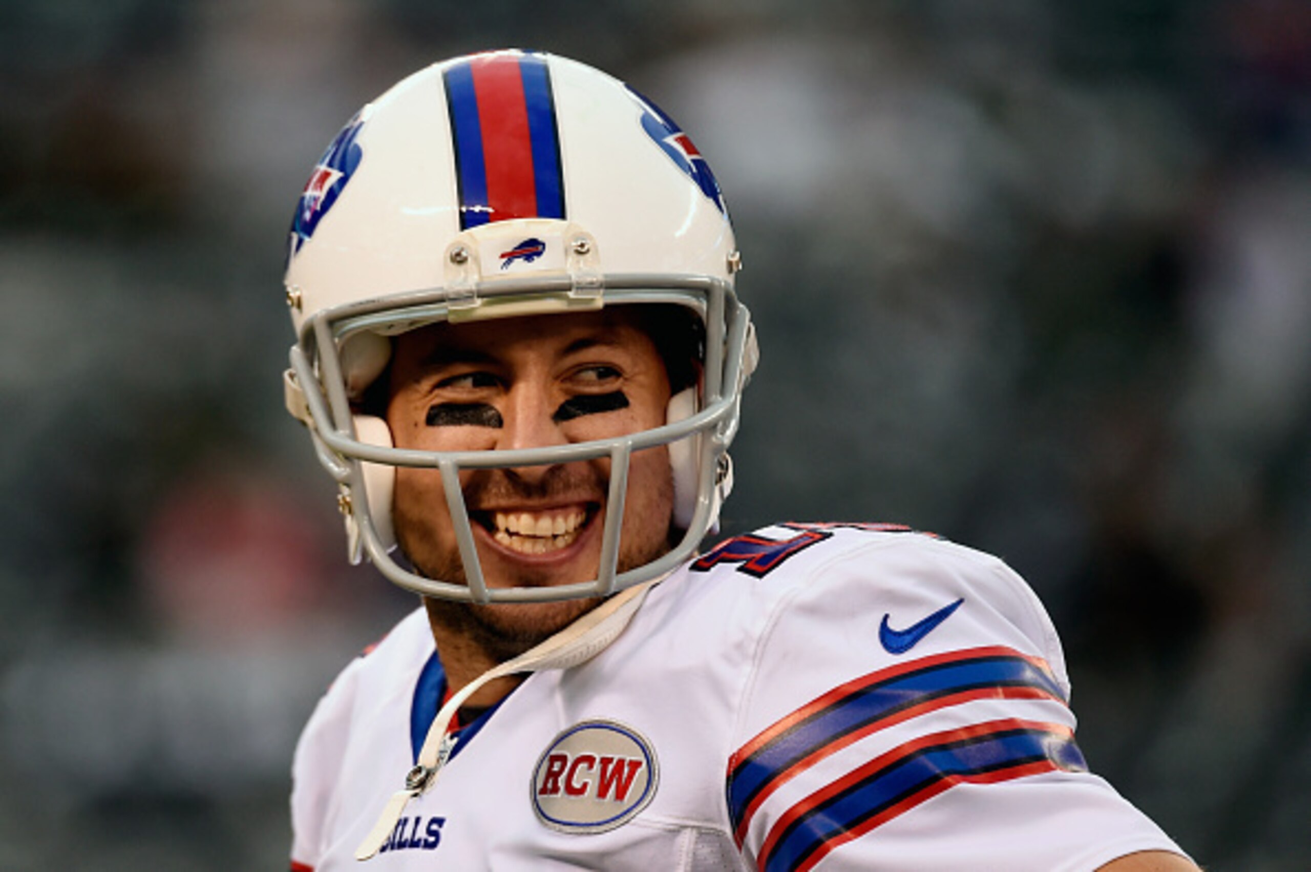 EAST RUTHERFORD, NJ - OCTOBER 26:  Quarterback  Kyle Orton #18 of the Buffalo Bills smiles while playing against the New York Jets in the fourth quarter at MetLife Stadium on October 26, 2014 in East Rutherford, New Jersey.  (Photo by Alex Goodlett/Getty 