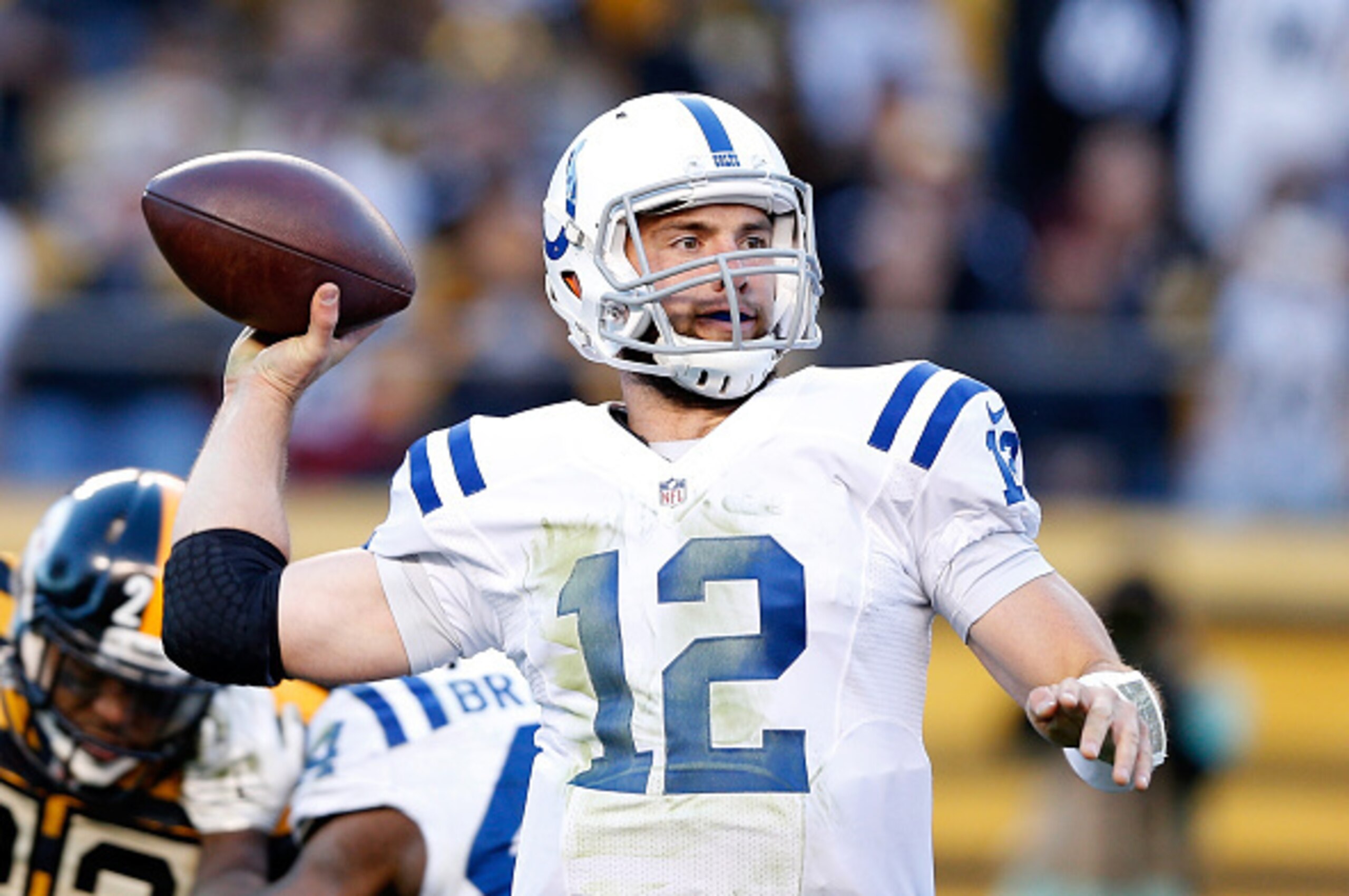 PITTSBURGH, PA - OCTOBER 26:  Andrew Luck #12 of the Indianapolis Colts throws a pass during the second quarter against the Pittsburgh Steelers at Heinz Field on October 26, 2014 in Pittsburgh, Pennsylvania.  (Photo by Joe Robbins/Getty Images)