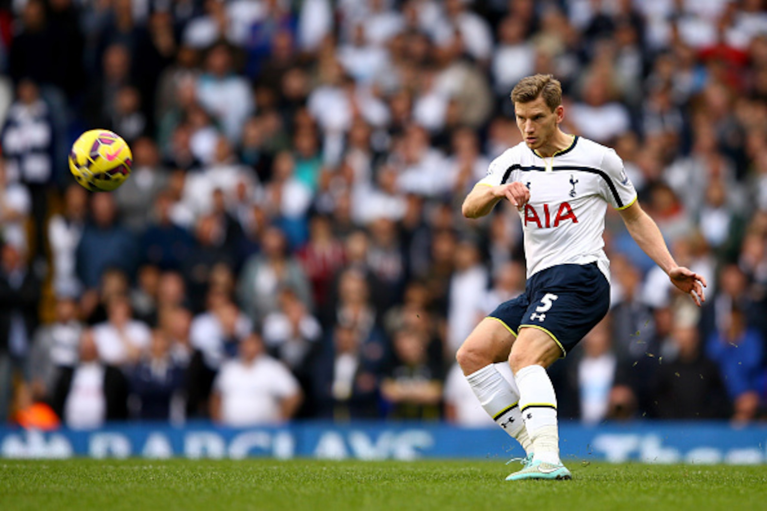 LONDON, ENGLAND - OCTOBER 26:  Jan Vertonghen of Spurs in action during the Barclays Premier League match between Tottenham Hotspur and Newcastle United at White Hart Lane on October 26, 2014 in London, England.  (Photo by Richard Heathcote/Getty Images)