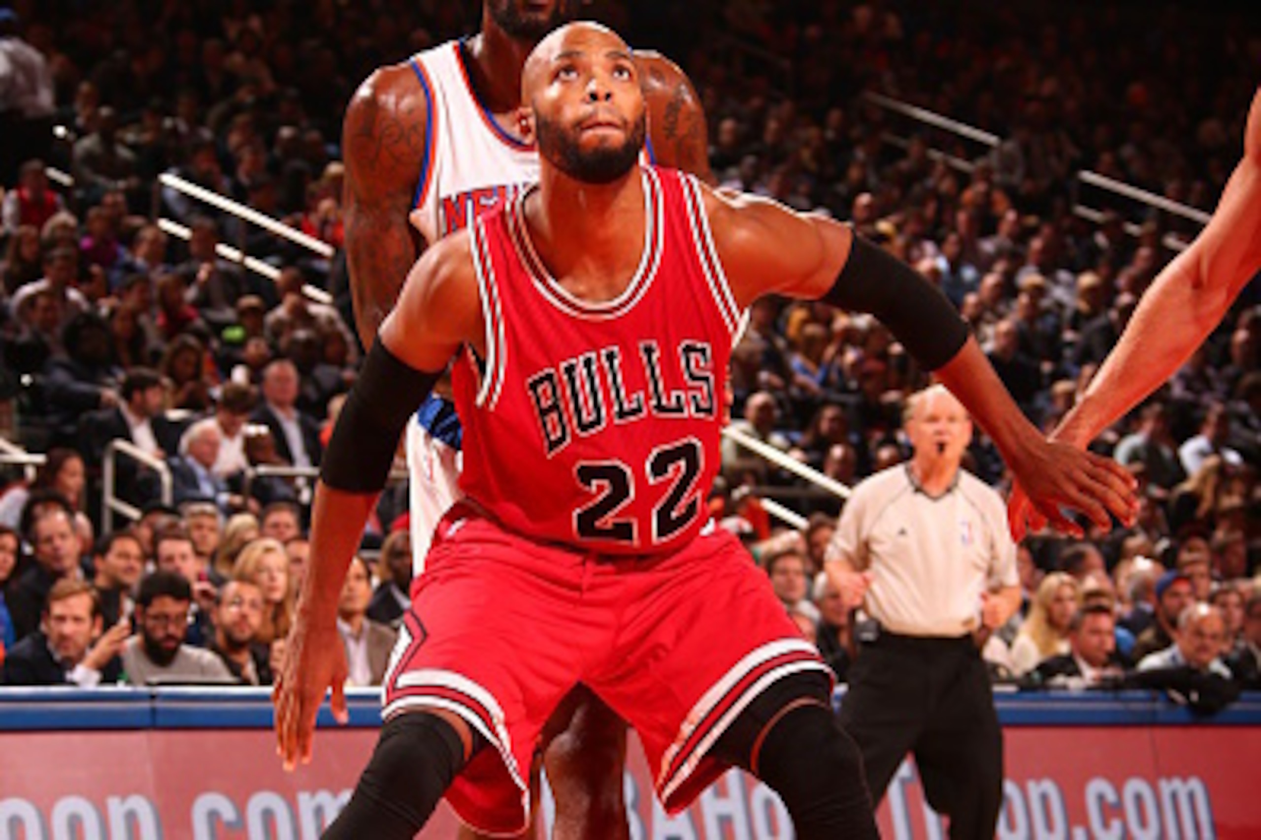 NEW YORK, NY - OCTOBER 29:  Taj Gibson #22 of the Chicago Bulls boxes out Amar'e Stoudemire #1 of the New York Knicks during a game at Madison Square Garden in New York City on October 29, 2014.  NOTE TO USER: User expressly acknowledges and agrees that, 