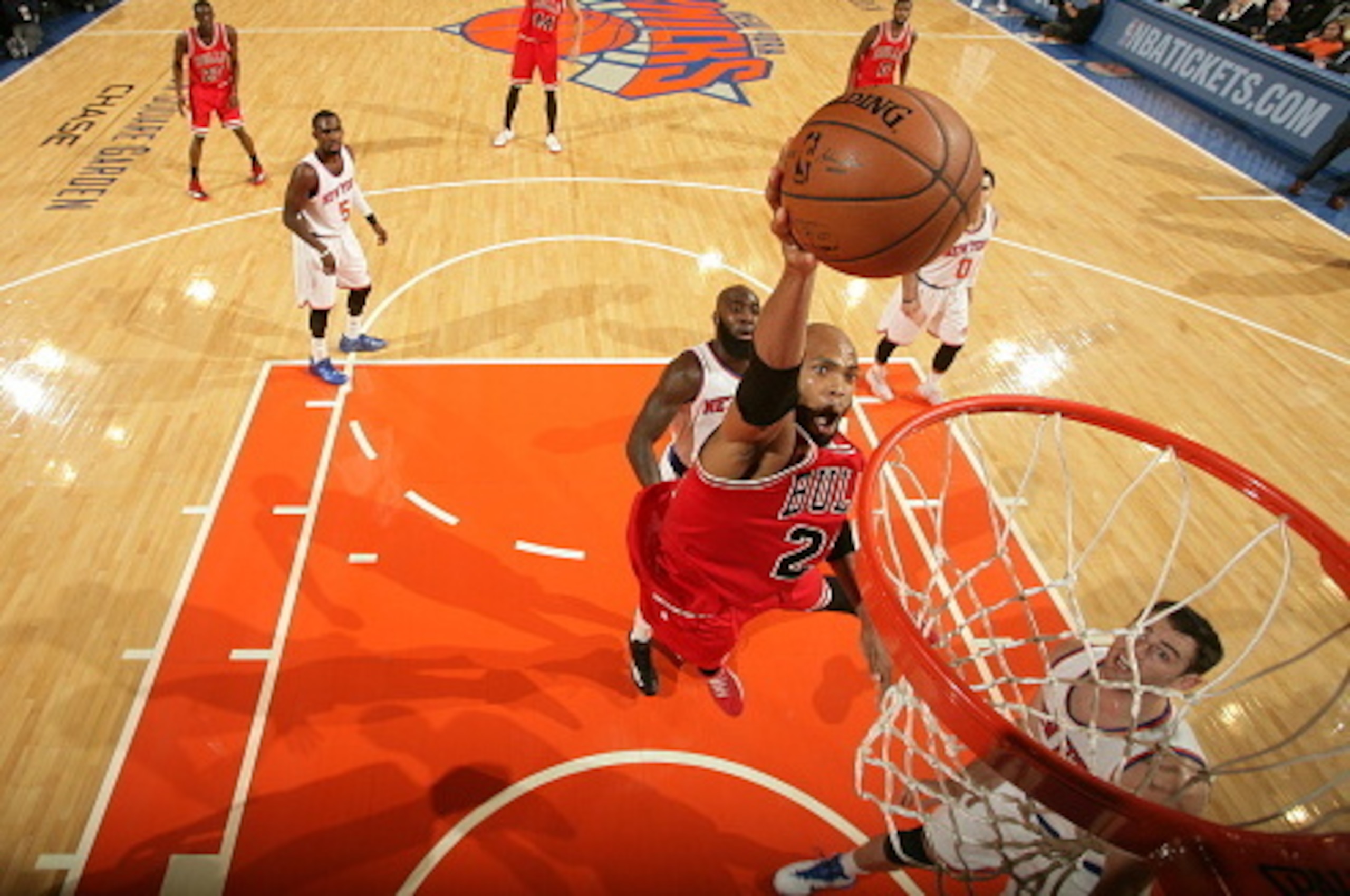 NEW YORK, NY - OCTOBER 29:  Taj Gibson #22 of the Chicago Bulls goes up for a dunk against the New York Knicks during a game at Madison Square Garden in New York City on October 29, 2014.  NOTE TO USER: User expressly acknowledges and agrees that, by down