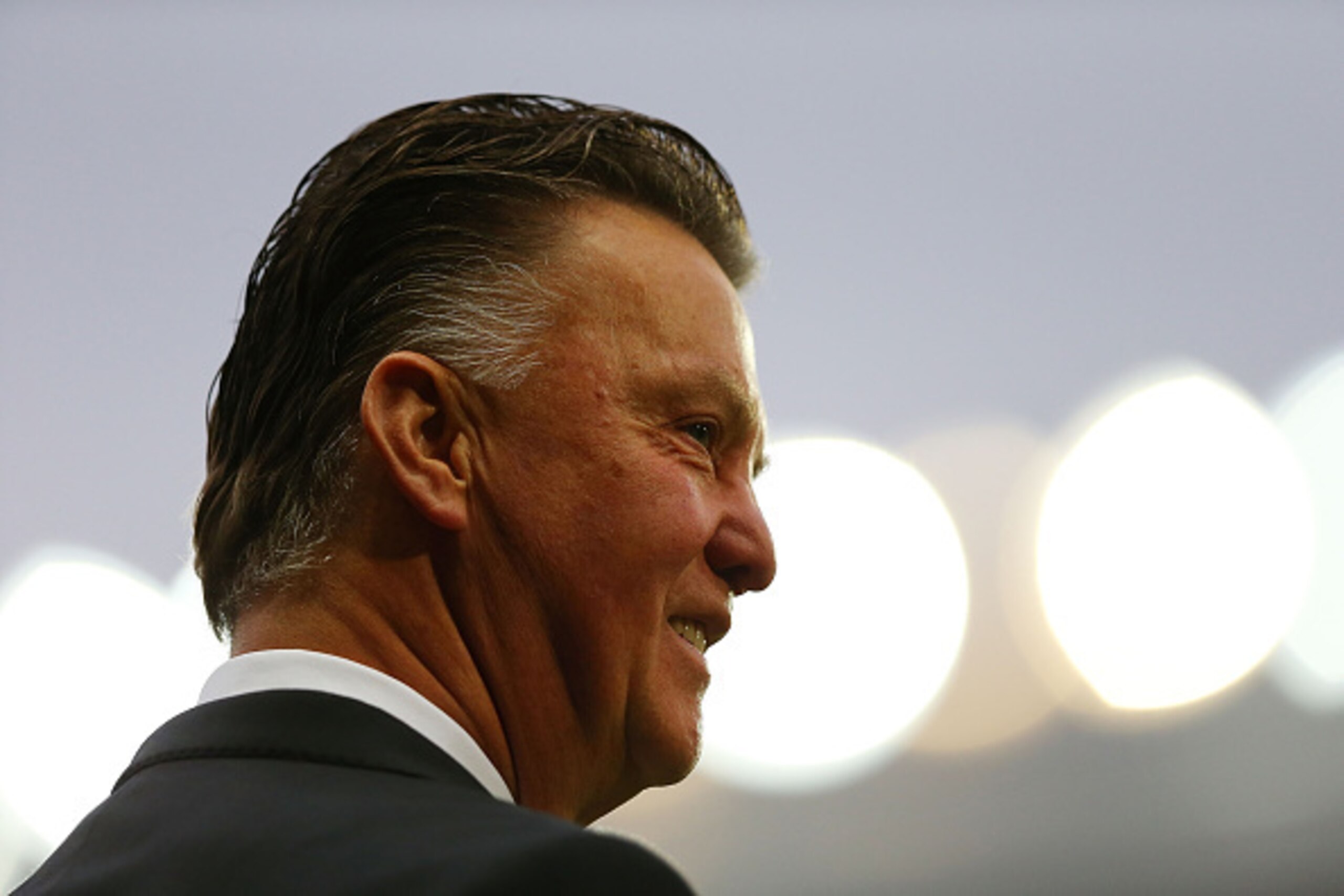 MANCHESTER, ENGLAND - OCTOBER 26:  Manchester United Manager Louis van Gaal looks on prior to the Barclays Premier League match between Manchester United and Chelsea at Old Trafford on October 26, 2014 in Manchester, England.  (Photo by Alex Livesey/Getty