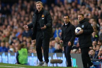 LIVERPOOL, ENGLAND - APRIL 20:  David Moyes manager of Manchester United gives instruction during the Barclays Premier League match between Everton and Manchester United at Goodison Park on April 20, 2014 in Liverpool, England.  (Photo by Clive Brunskill/
