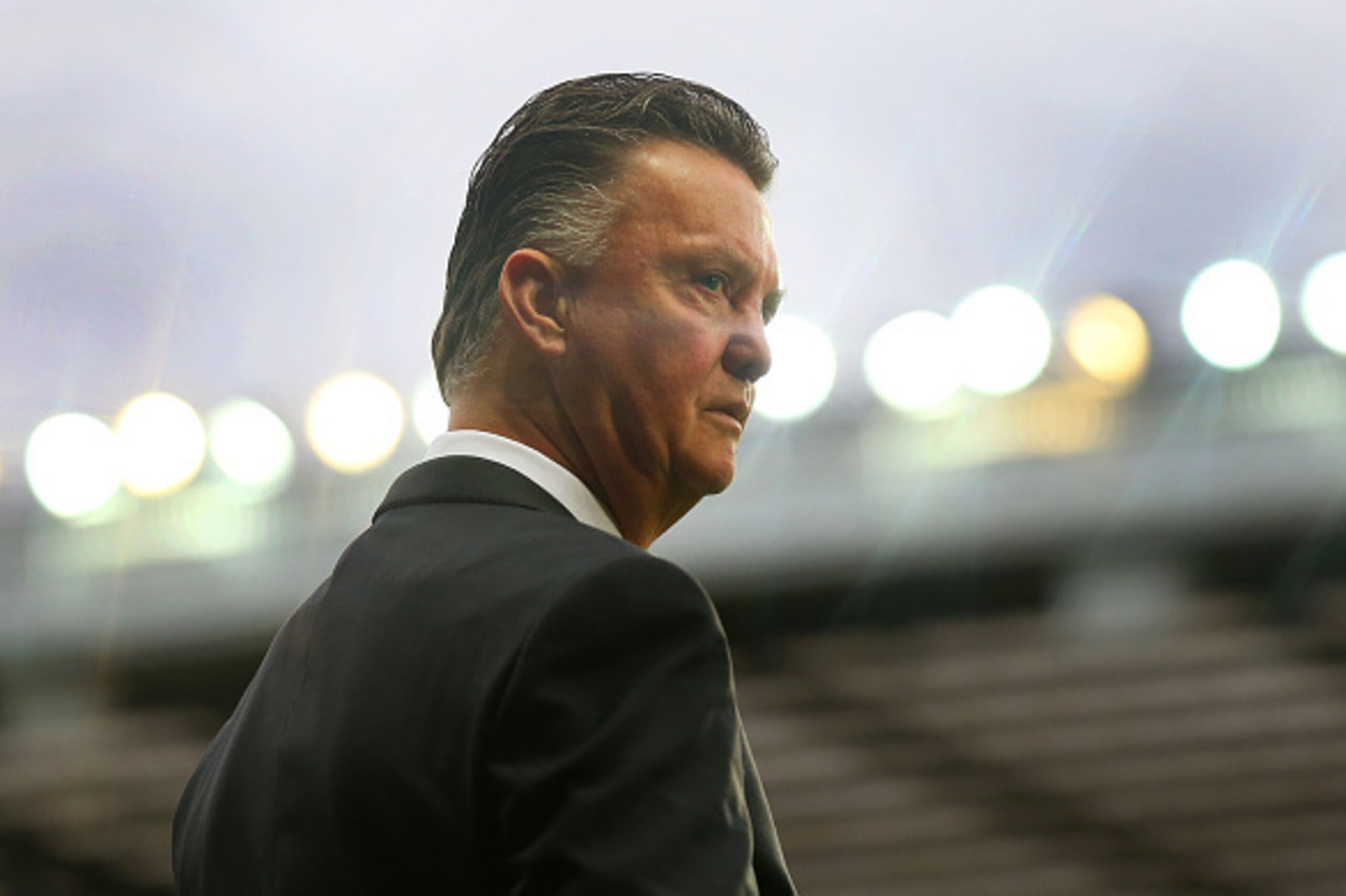 MANCHESTER, ENGLAND - OCTOBER 26:  Manchester United Manager Louis van Gaal looks on prior to the Barclays Premier League match between Manchester United and Chelsea at Old Trafford on October 26, 2014 in Manchester, England.  (Photo by Alex Livesey/Getty