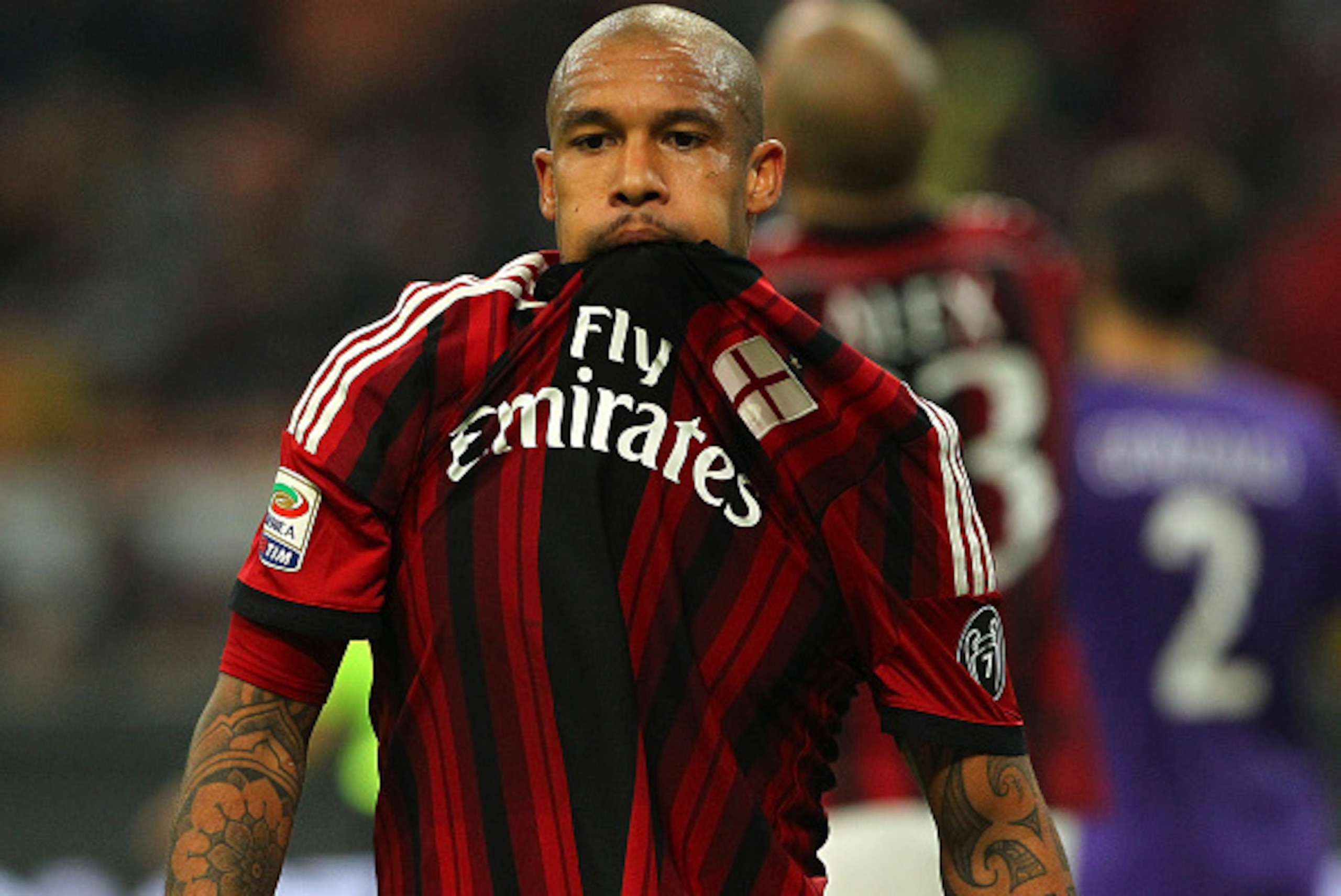 MILAN, ITALY - OCTOBER 26:  Nigel De Jong of AC Milan reacts to a missed chance during the Serie A match between AC Milan and ACF Fiorentina at Stadio Giuseppe Meazza on October 26, 2014 in Milan, Italy.  (Photo by Marco Luzzani/Getty Images)