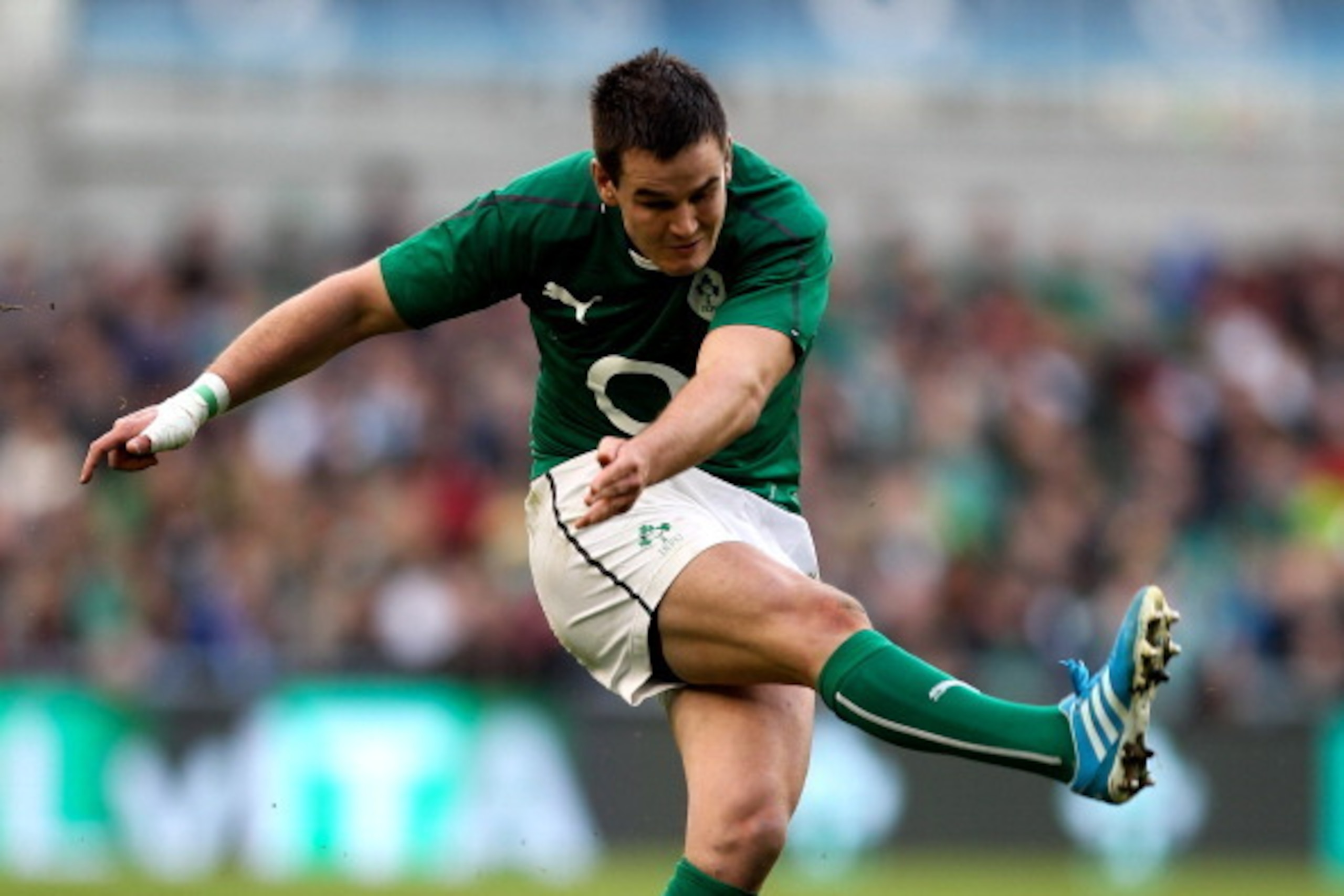 DUBLIN, IRELAND - MARCH 08:  Jonathan Sexton of Ireland in action during the RBS Six Nations match between Ireland and Italy at Aviva Stadium on March 8, 2014 in Dublin, Ireland.  (Photo by Ben Hoskins/Getty Images)