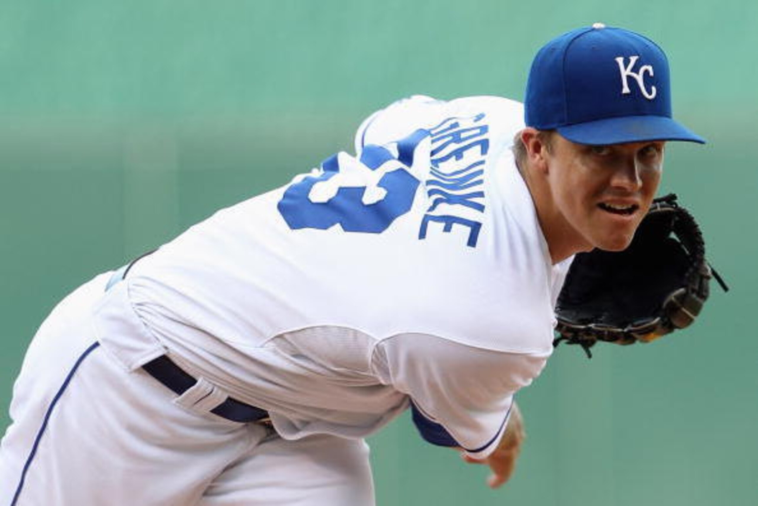 KANSAS CITY, MO - JULY 26:  Starting pitcher Zack Greinke #23 of the Kansas City Royals warms-up prior to the start of the game against the Minnesota Twins on July 26, 2010 at Kauffman Stadium in Kansas City, Missouri.  (Photo by Jamie Squire/Getty Images