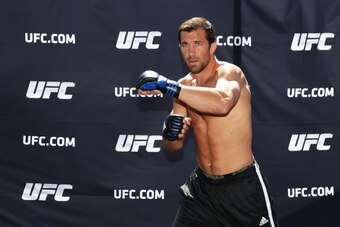 SYDNEY, AUSTRALIA - SEPTEMBER 11:  Luke Rockhold works out during the UFC Fight Night: Rockhold v Bisping Press Event at Museum of Contemporary Art on September 11, 2014 in Sydney, Australia.  (Photo by Matt King/Getty Images)