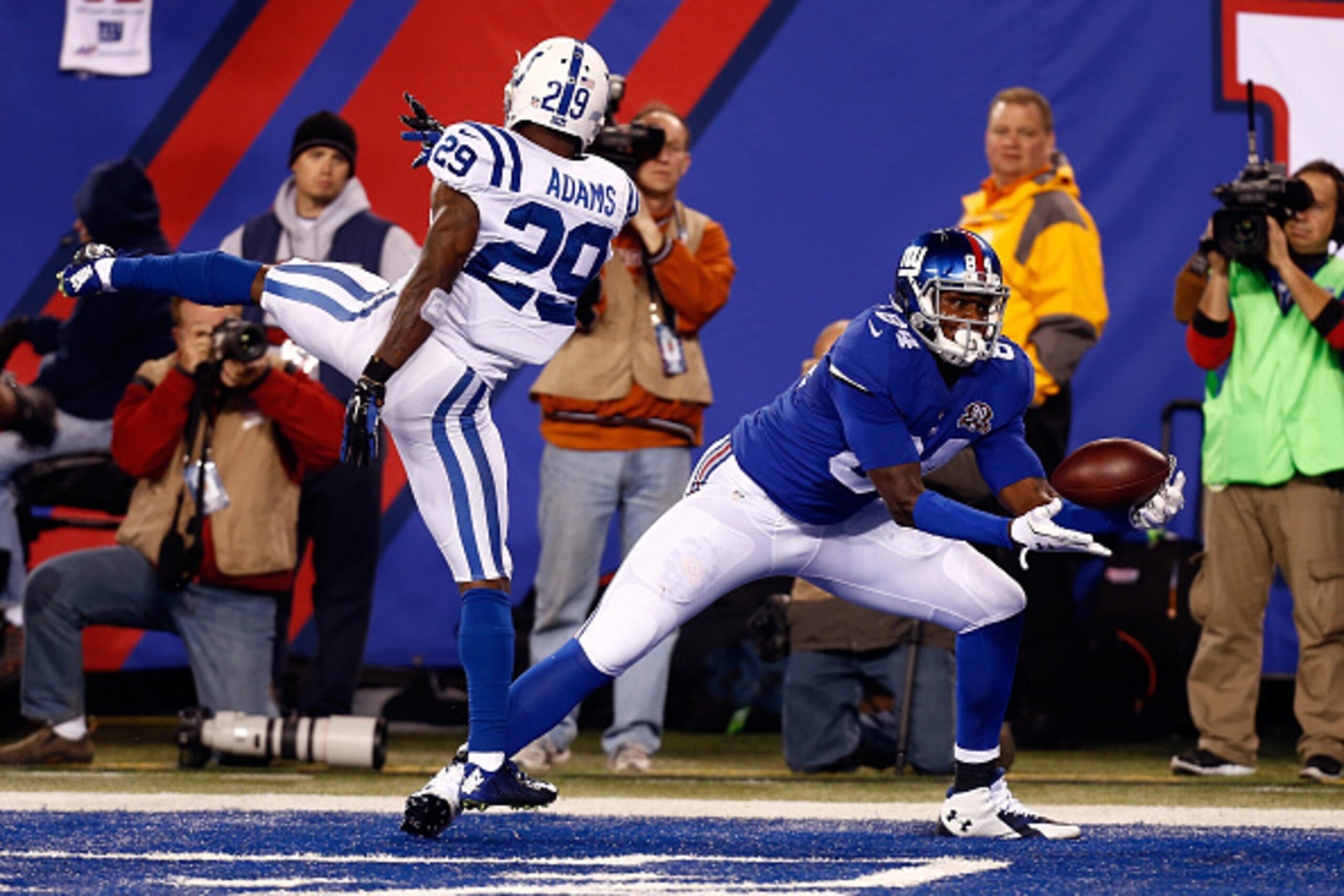 EAST RUTHERFORD, NJ - NOVEMBER 03:  Larry Donnell #84 of the New York Giants scores a 5 yard touchdown pass in the fourth quarter against the Indianapolis Colts during their game at MetLife Stadium on November 3, 2014 in East Rutherford, New Jersey.  (Pho