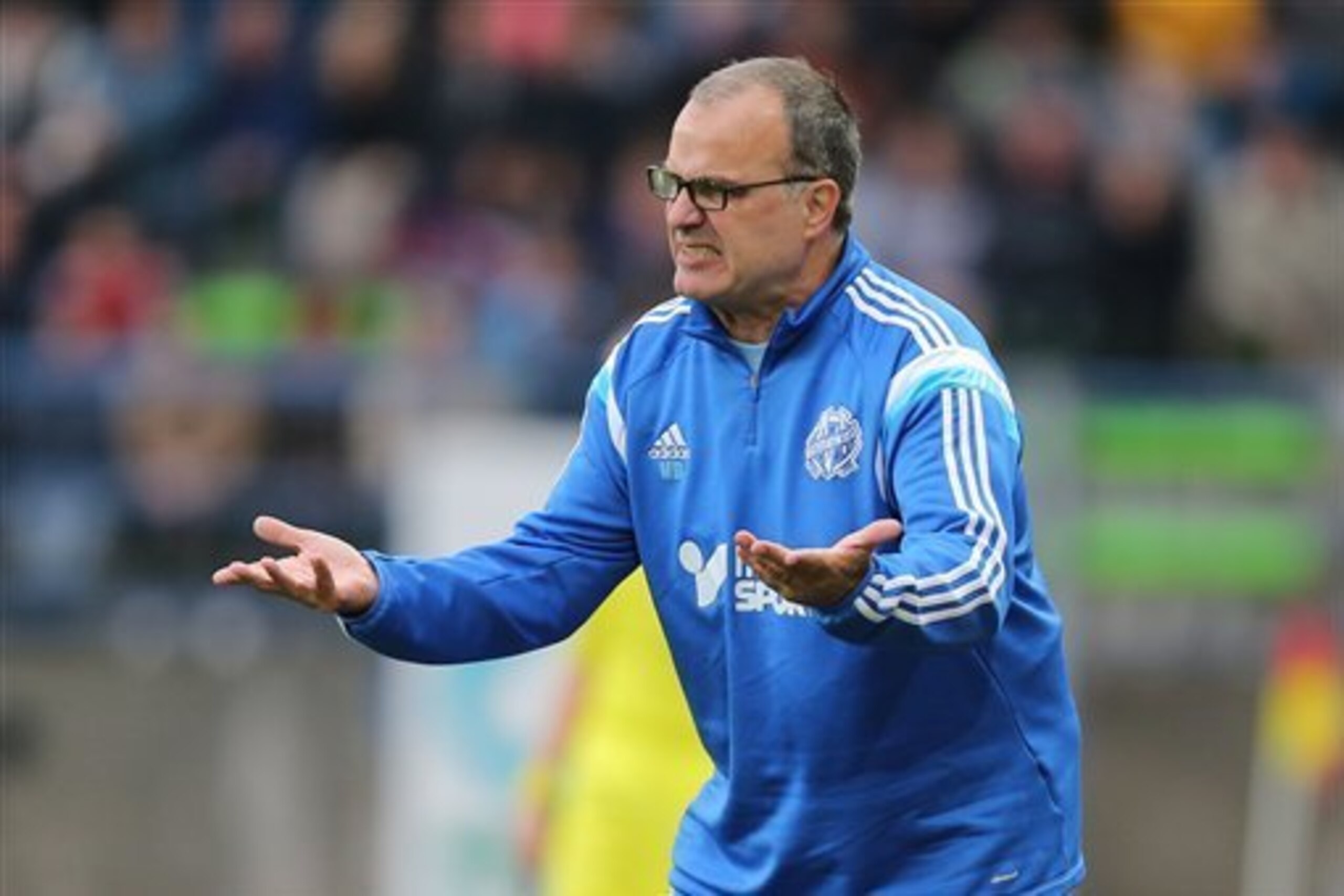 Bielsa has some decisions to make before the PSG game.