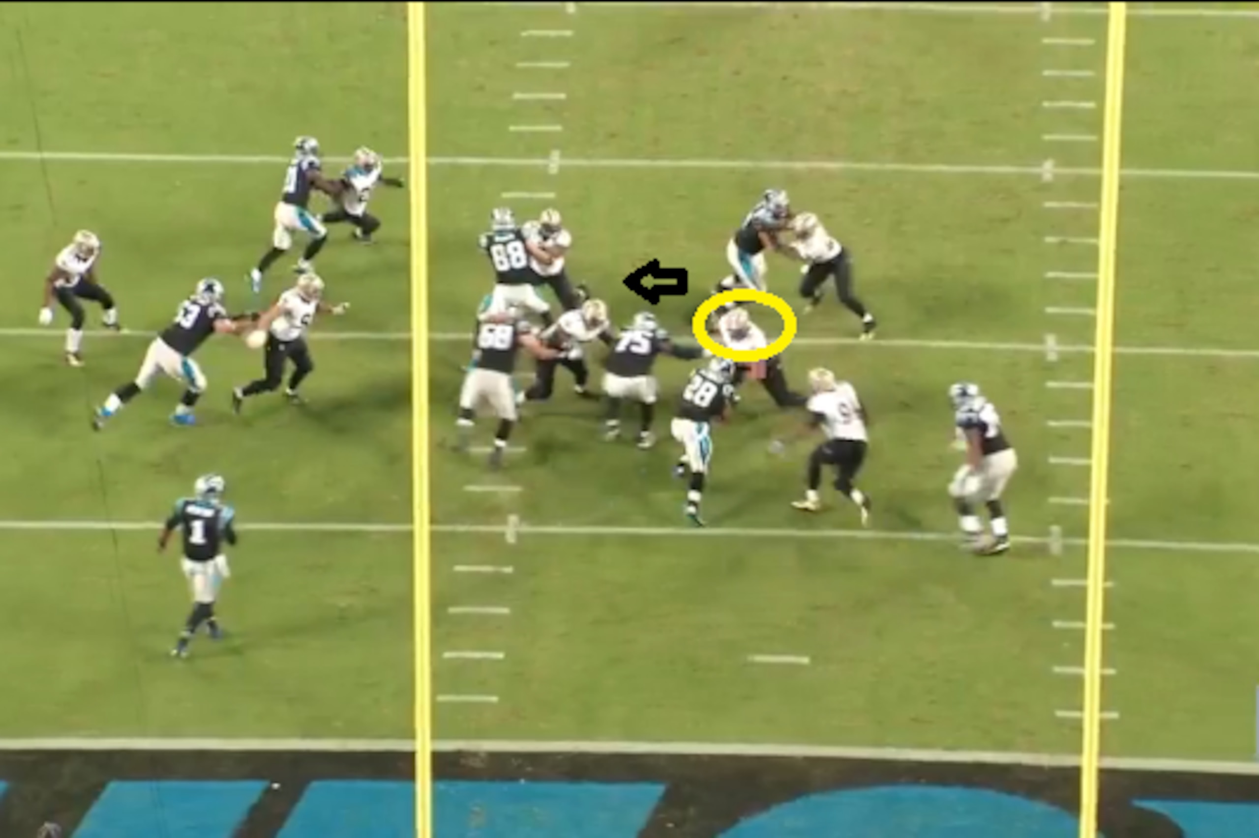 Hicks sheds a block to make the tackle.
