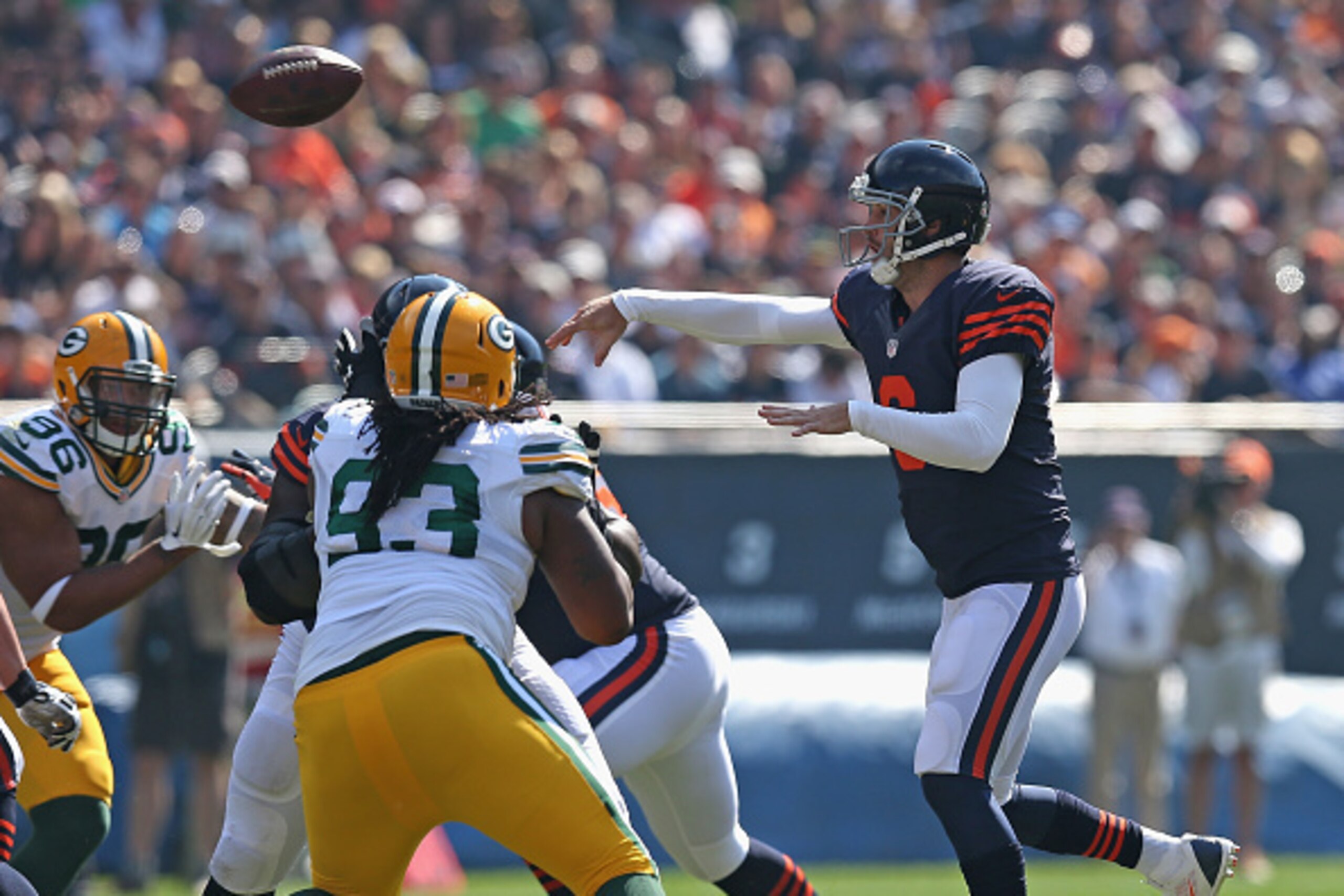 CHICAGO, IL - SEPTEMBER 28:  Jay Cutler #6 of the Chicago Bears passes against the Green Bay Packers at Soldier Field on September 28, 2014 in Chicago, Illinois. The Packers defeated the Bears 38-17.  (Photo by Jonathan Daniel/Getty Images)