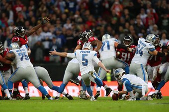LONDON, ENGLAND - OCTOBER 26:  Matt Prater #5 of the Detroit Lions misses a field goal attempt during the NFL match between Detroit Lions and  Atlanta Falcons at Wembley Stadium on October 26, 2014 in London, England.  (Photo by Jordan Mansfield/Getty Ima