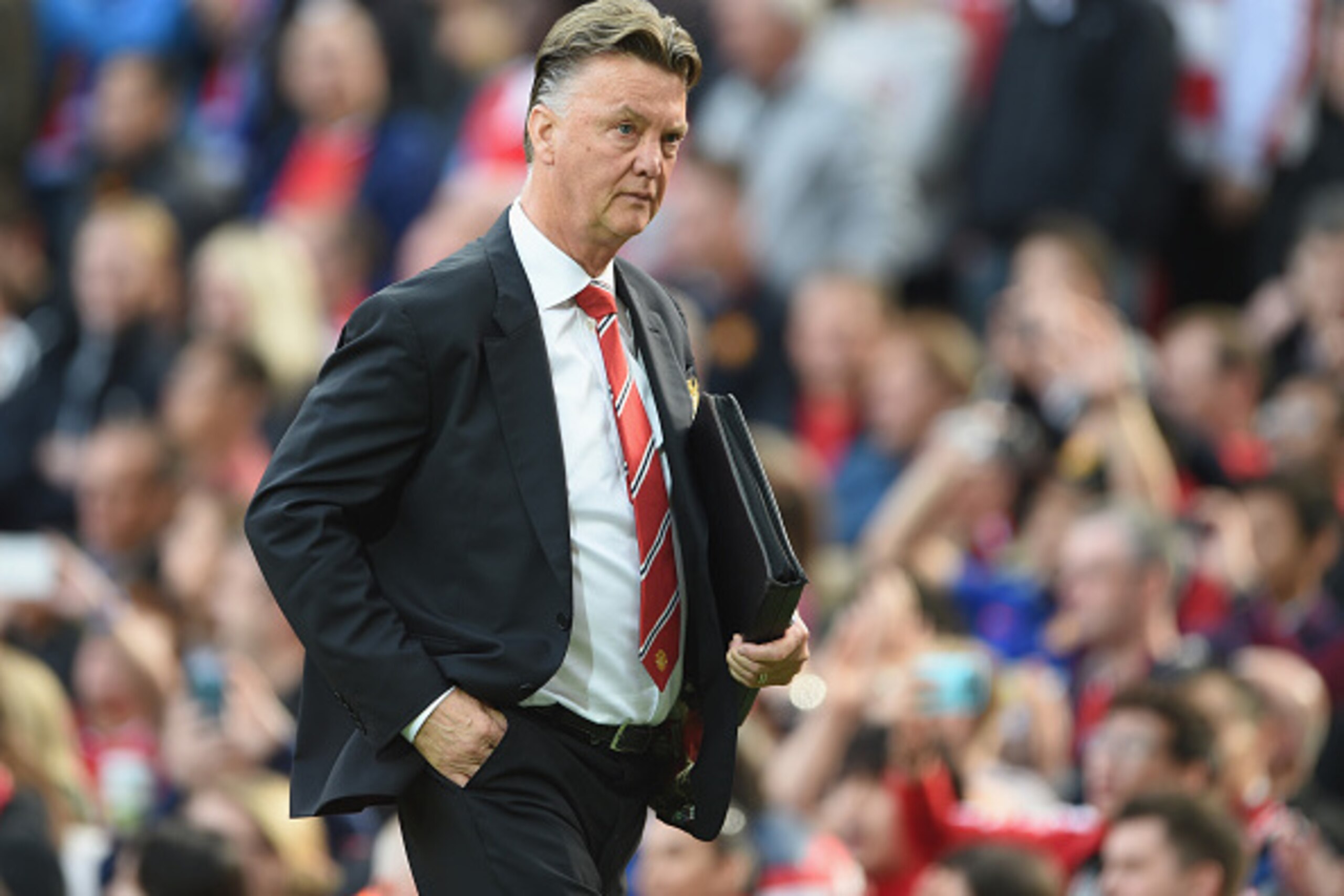 MANCHESTER, ENGLAND - OCTOBER 05:  Manchester United Manager Louis van Gaal looks on after to the Barclays Premier League match between Manchester United and Everton at Old Trafford on October 5, 2014 in Manchester, England.  (Photo by Michael Regan/Getty