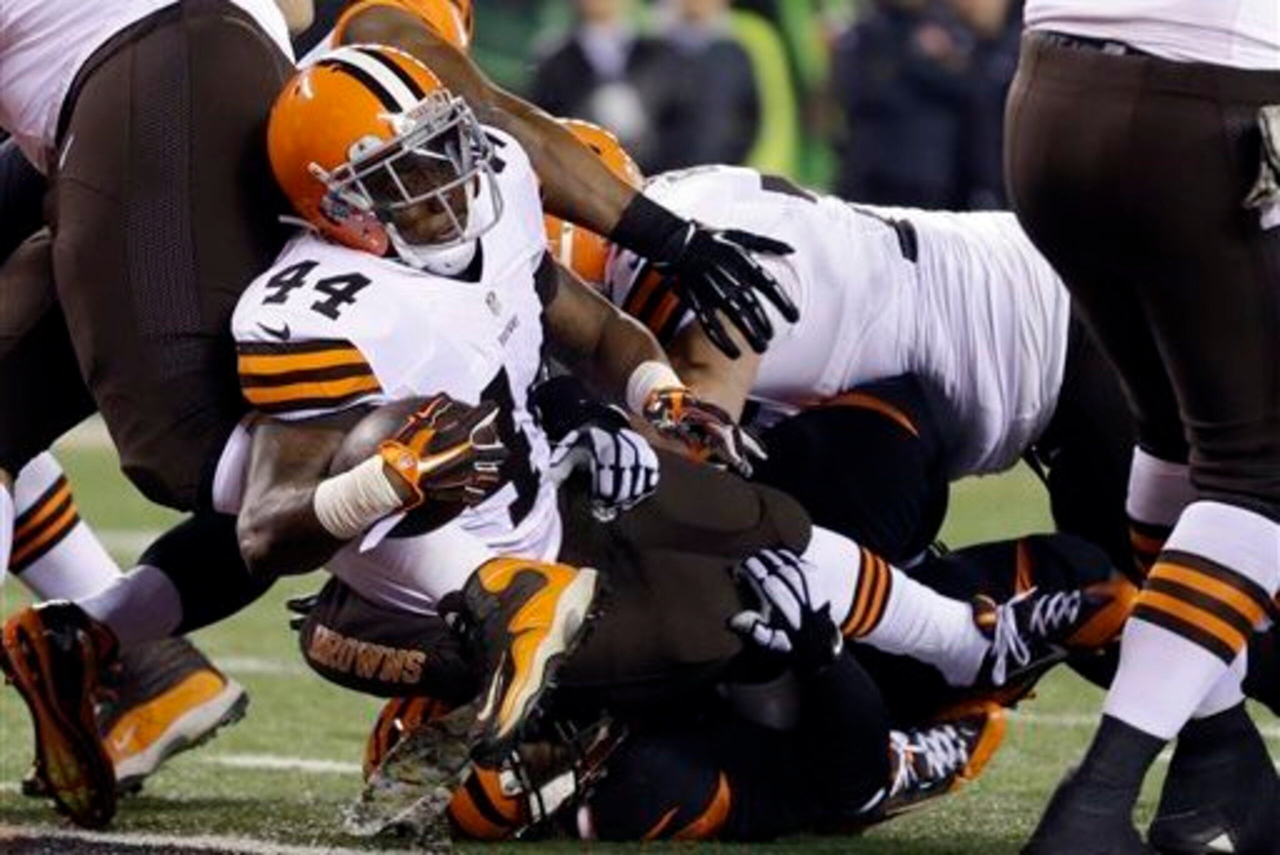 Ben Tate finds the end zone with 10:40 to go in the first quarter against the Bengals.